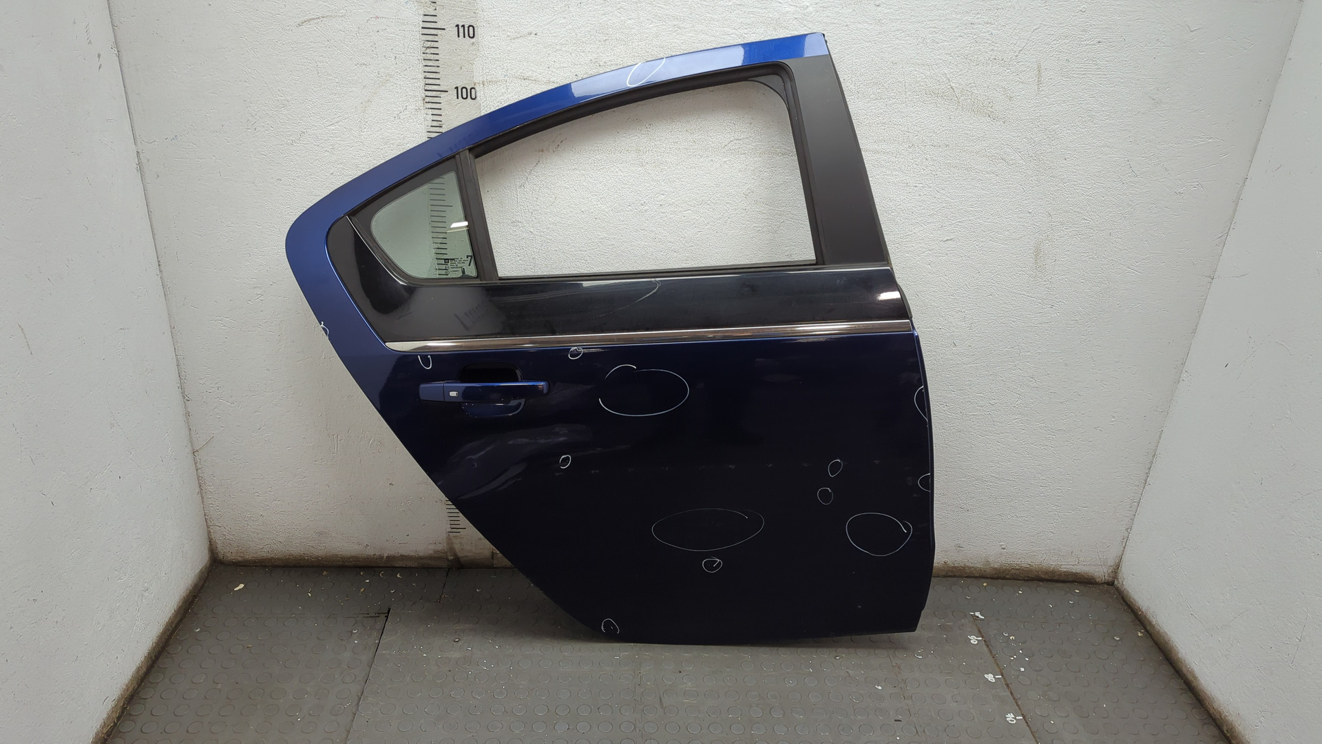 Дверь задняя правая