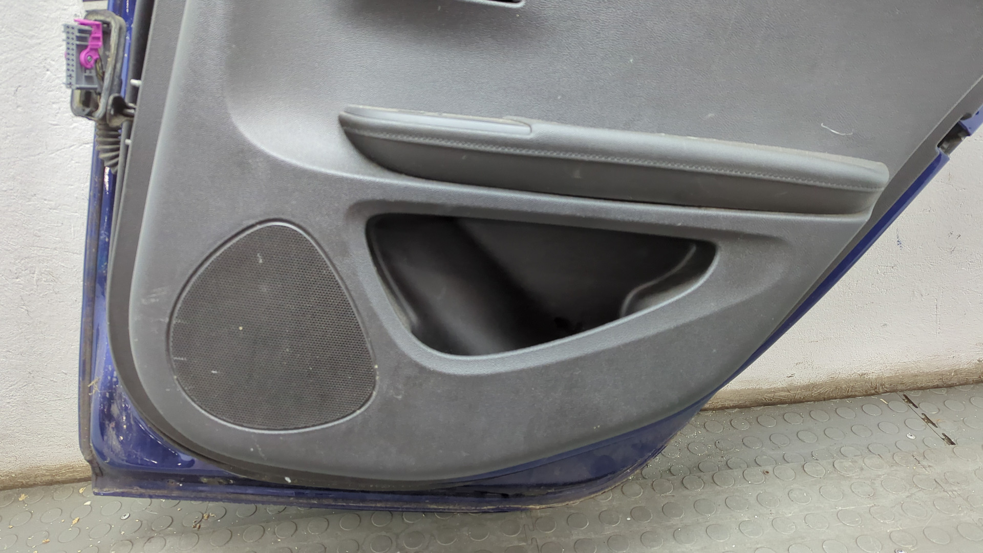 Дверь задняя правая