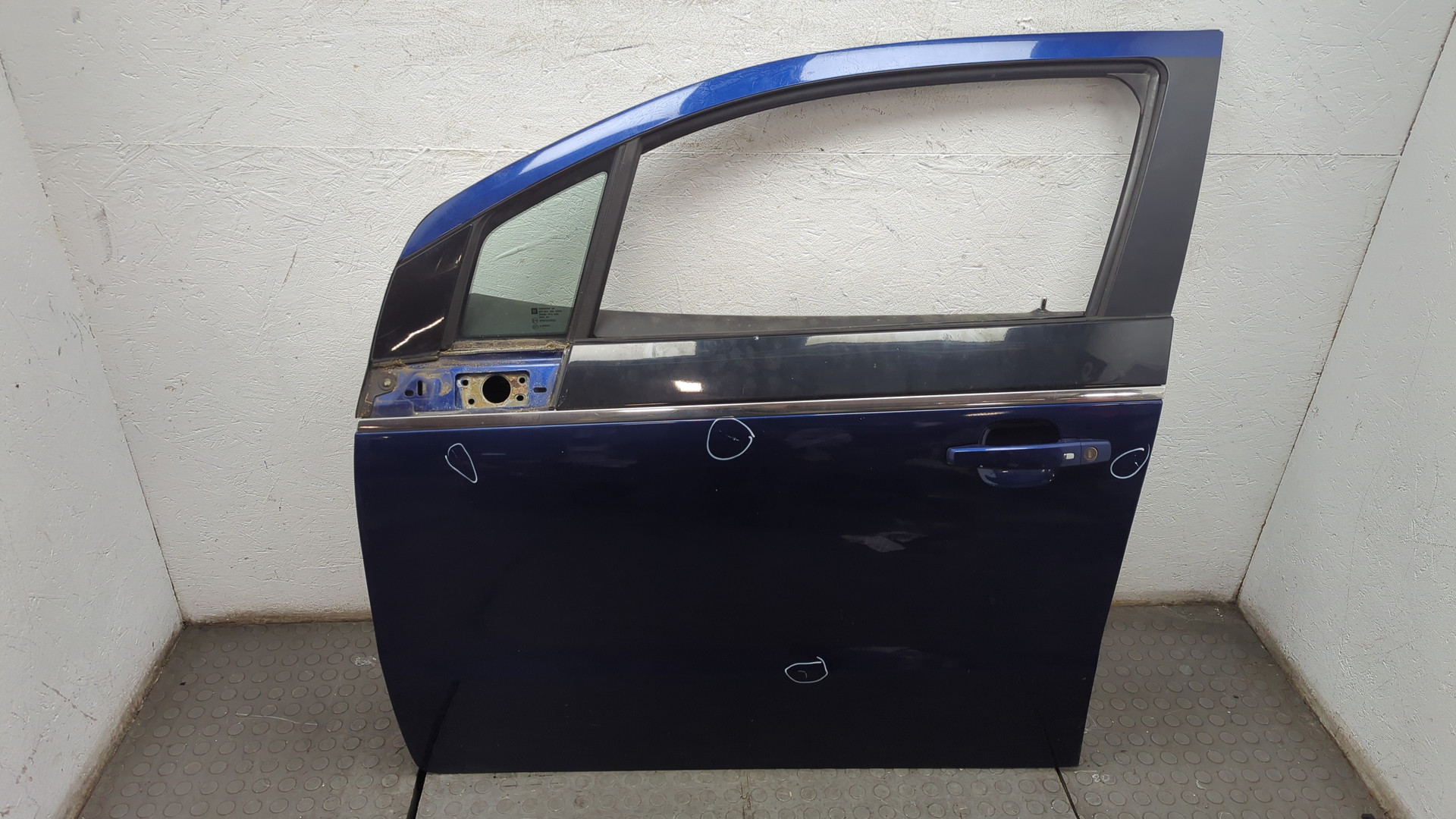 Дверь передняя левая