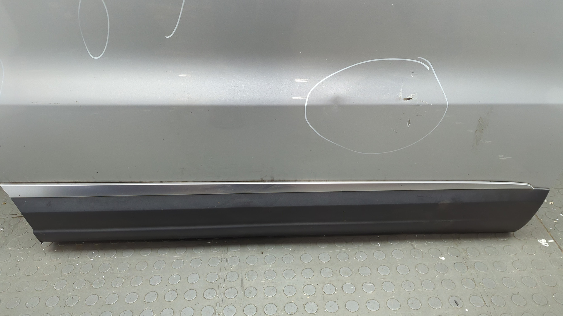 Дверь передняя правая