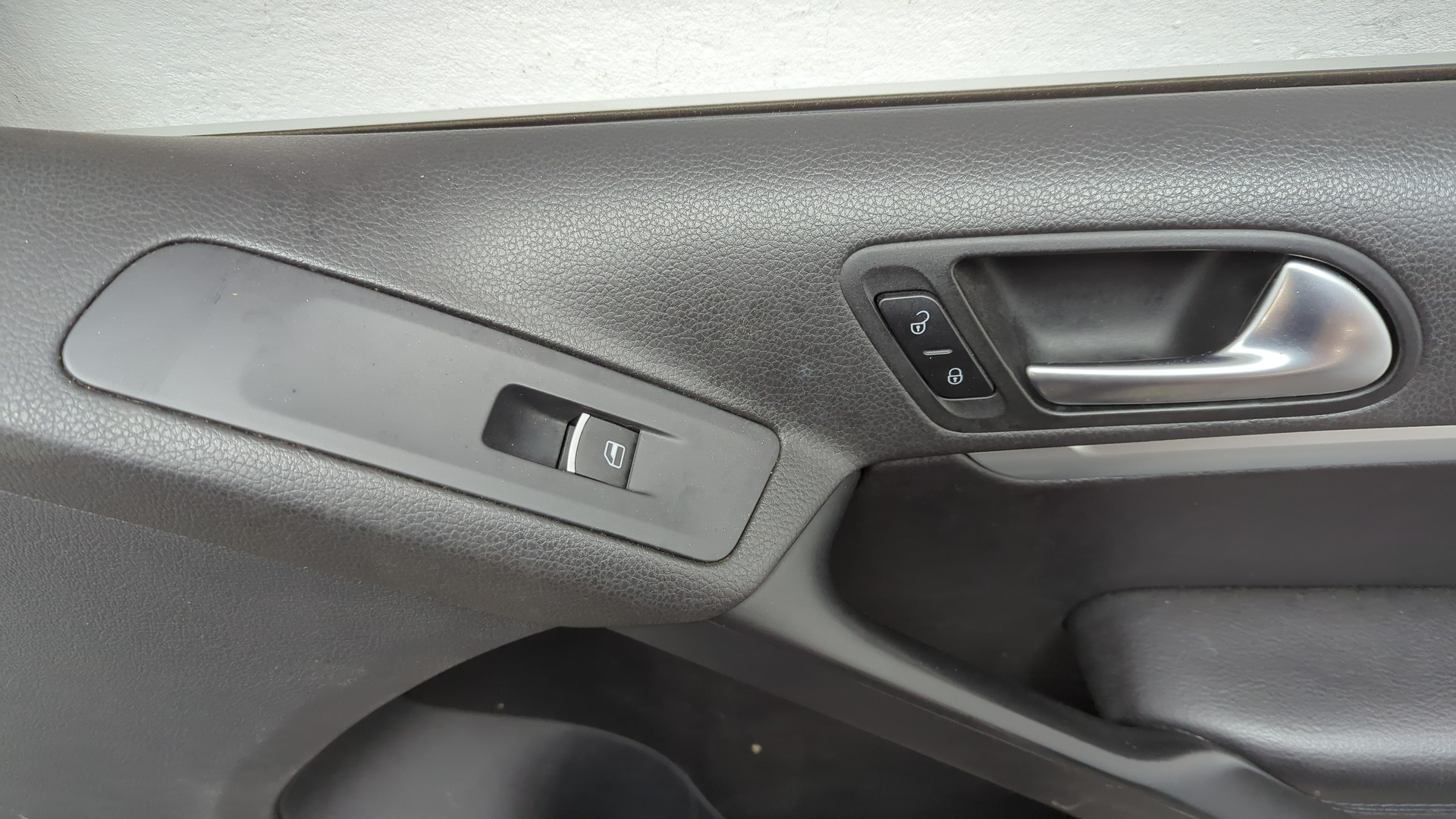 Дверь передняя правая