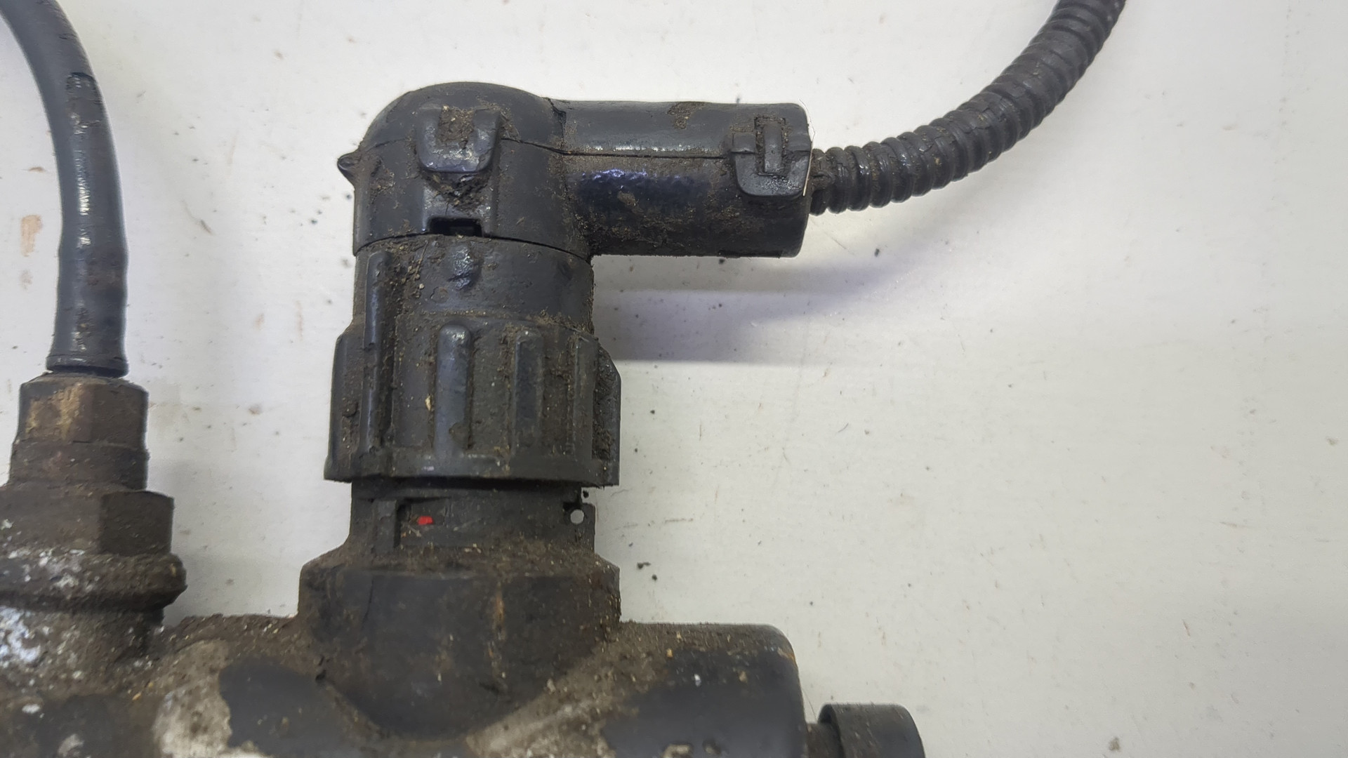 Клапан электромагнитный