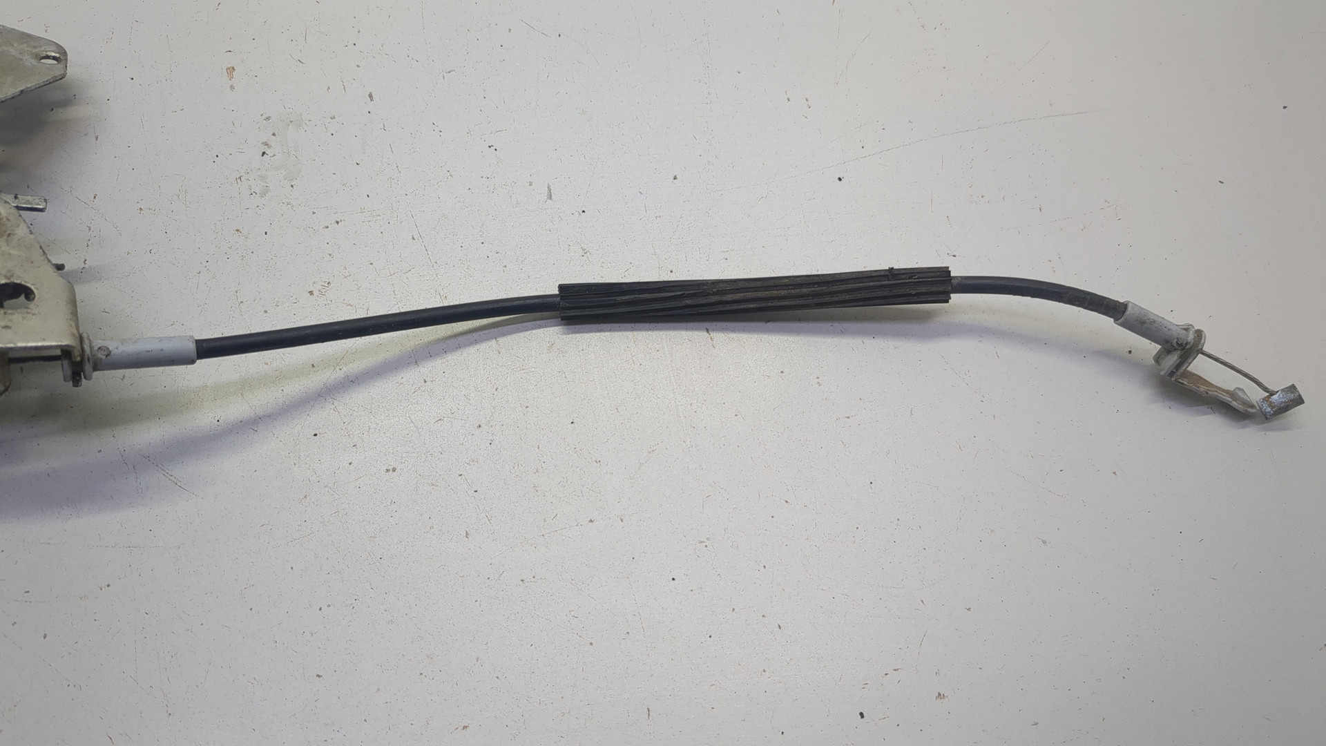 Замок двери передней правой