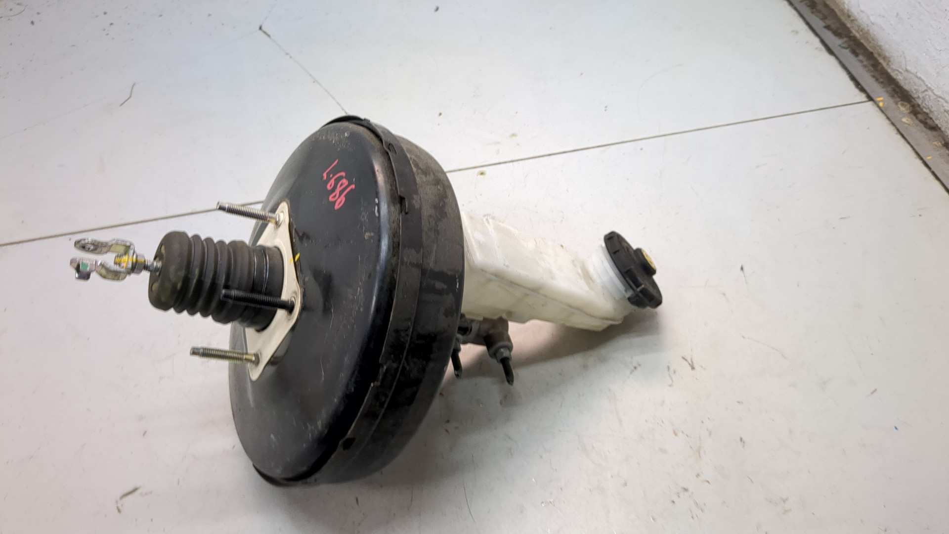 Цилиндр тормозной главный