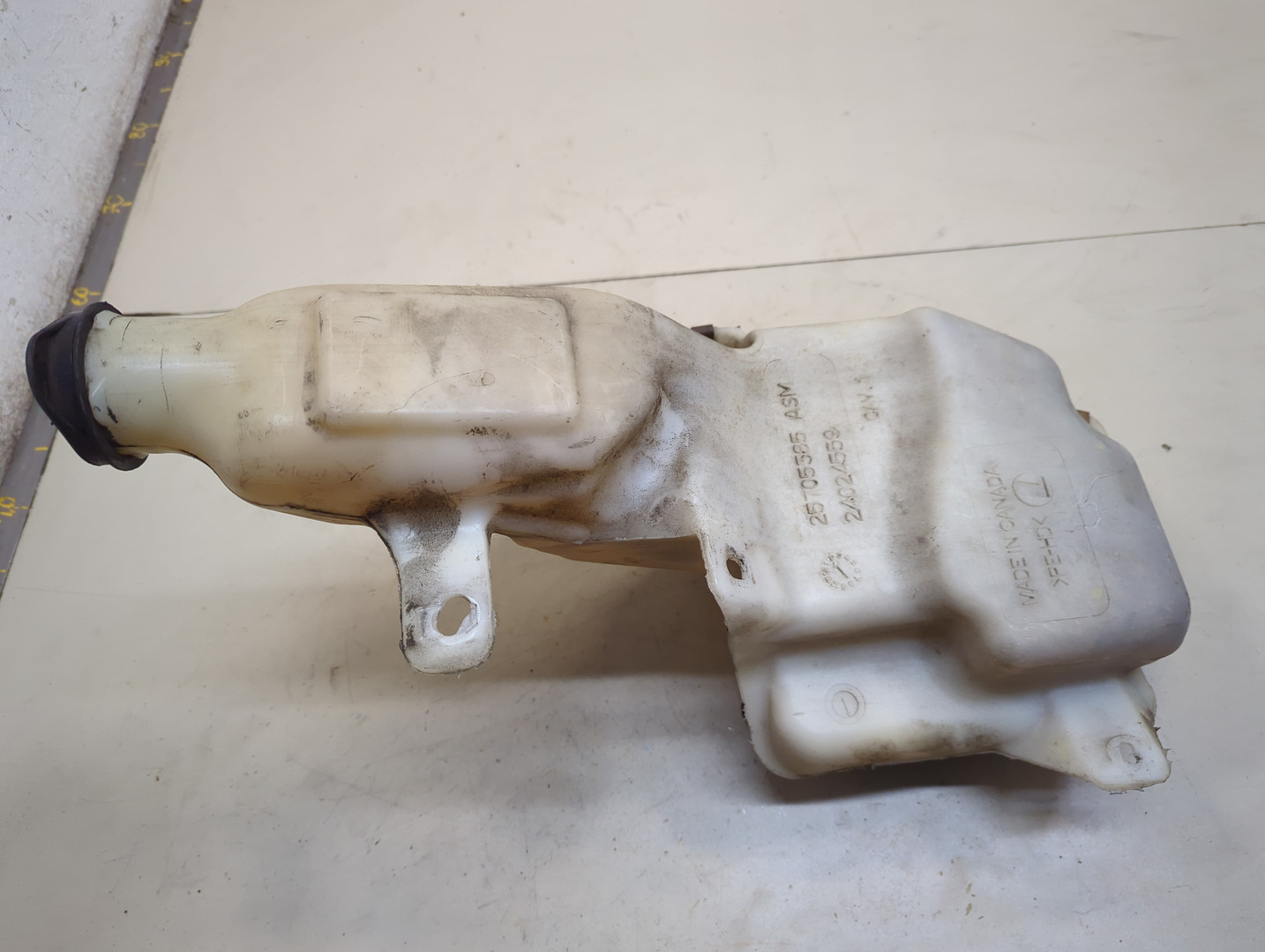 Бачок омывателя лобового стекла