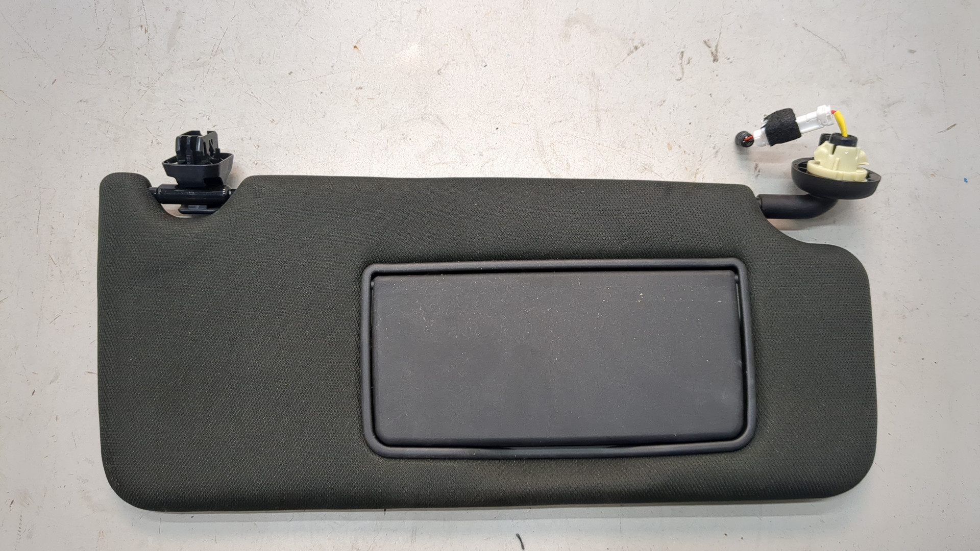 Козырек солнцезащитный