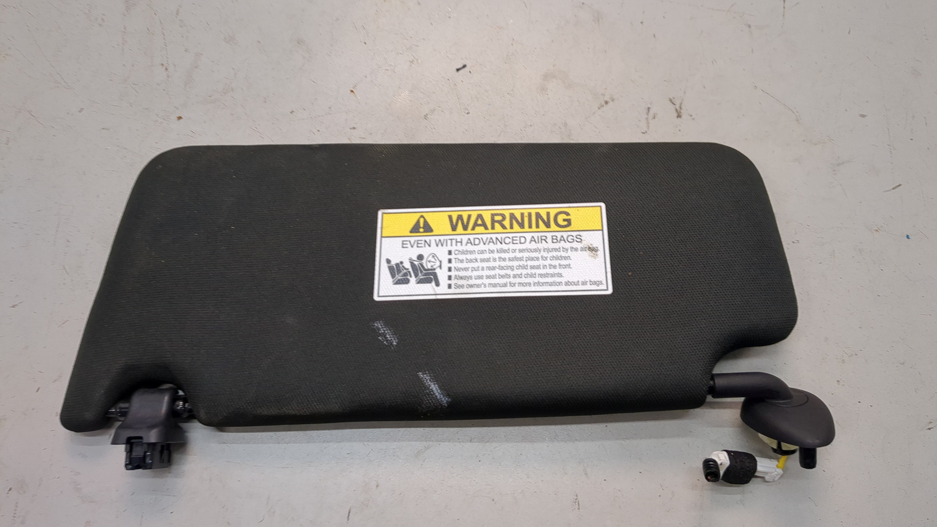 Козырек солнцезащитный