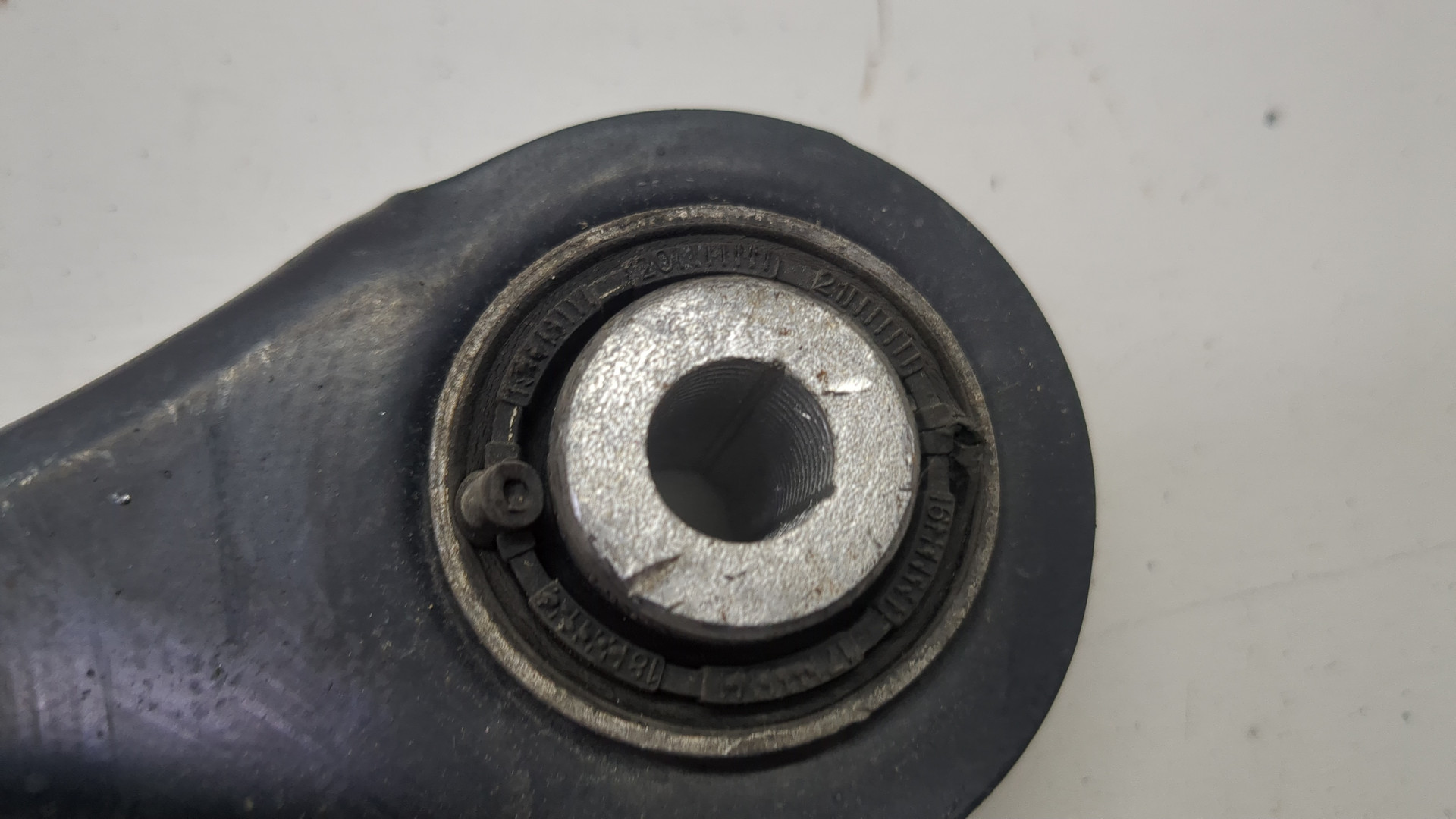 Рычаг задний