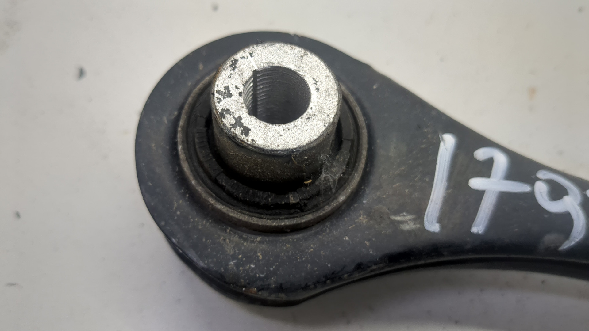 Рычаг задний