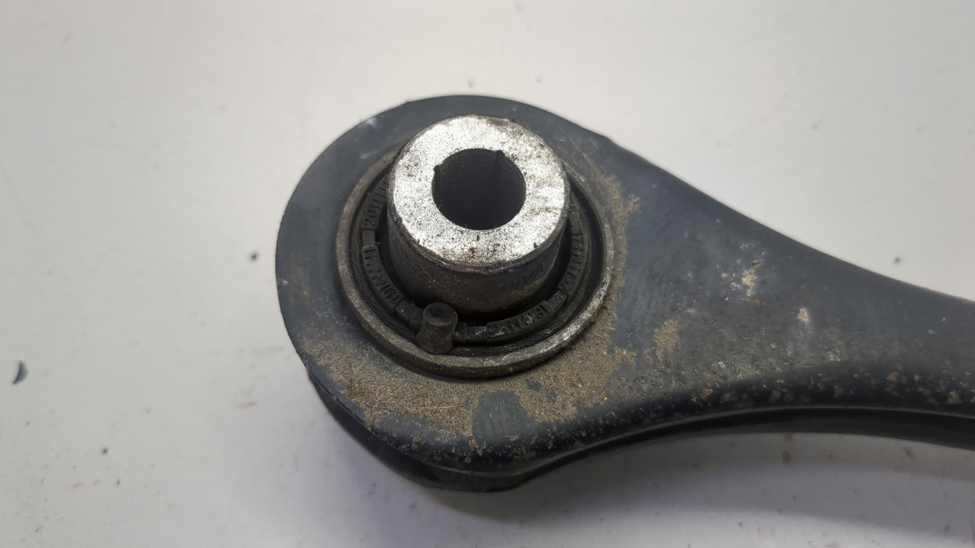 Рычаг задний