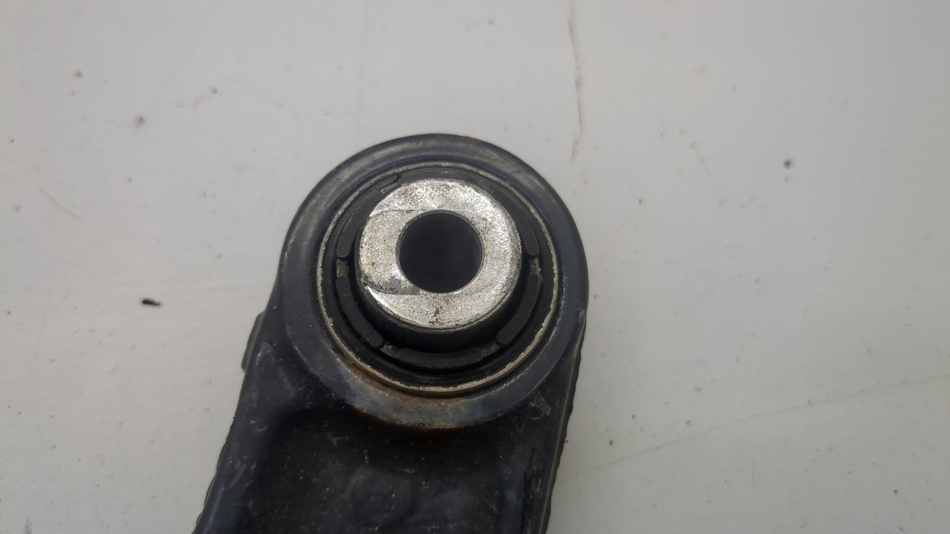 Рычаг задний правый