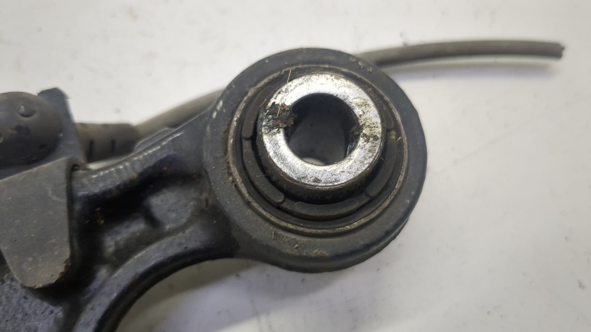 Рычаг задний правый