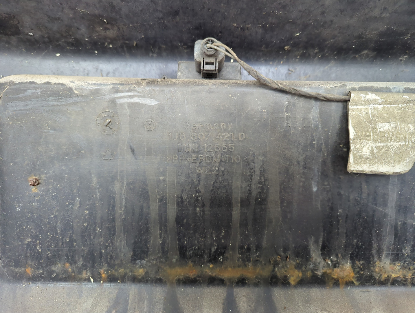 Бампер задний