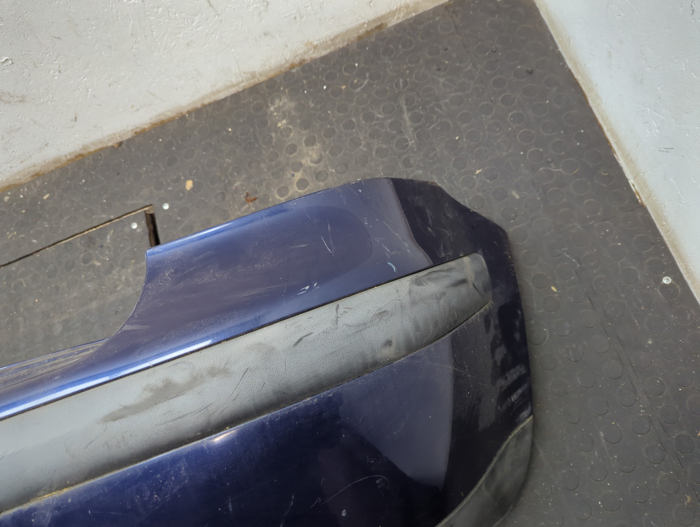 Бампер задний