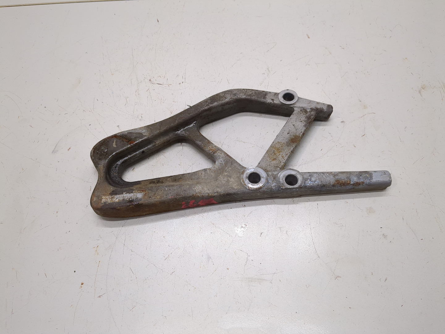 Кронштейн передней балки