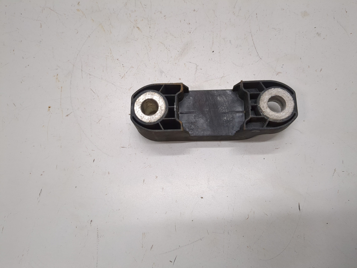 Кронштейн стойки переднего стабилизатора