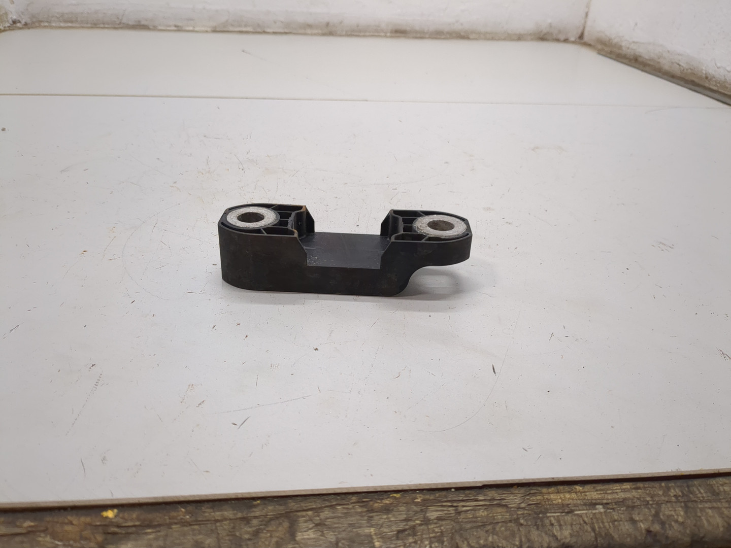 Кронштейн стойки переднего стабилизатора