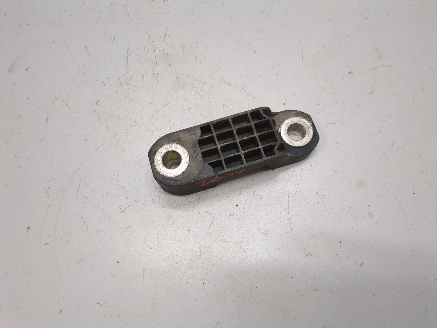 Кронштейн стойки переднего стабилизатора