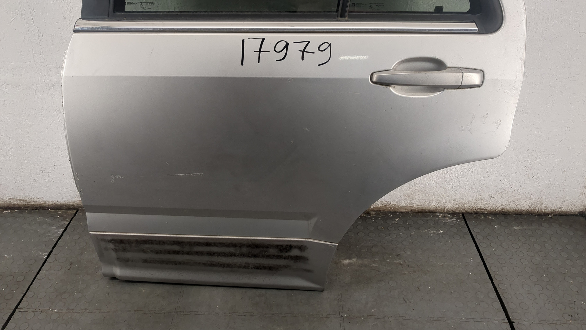 Дверь задняя левая