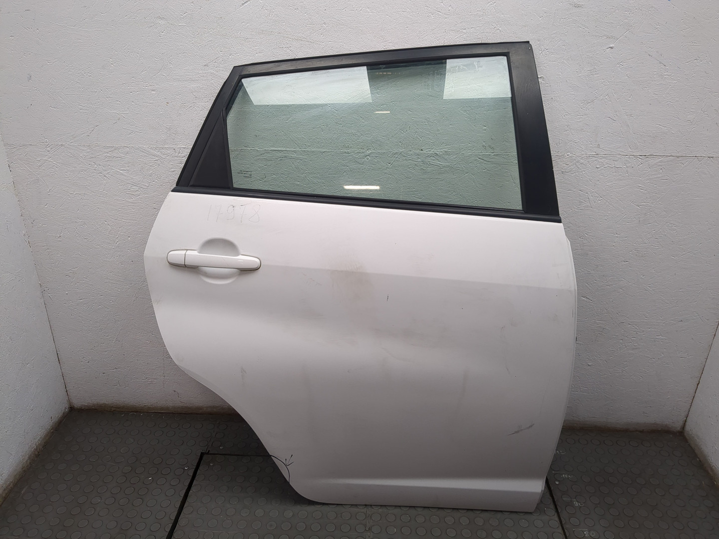 Дверь задняя правая