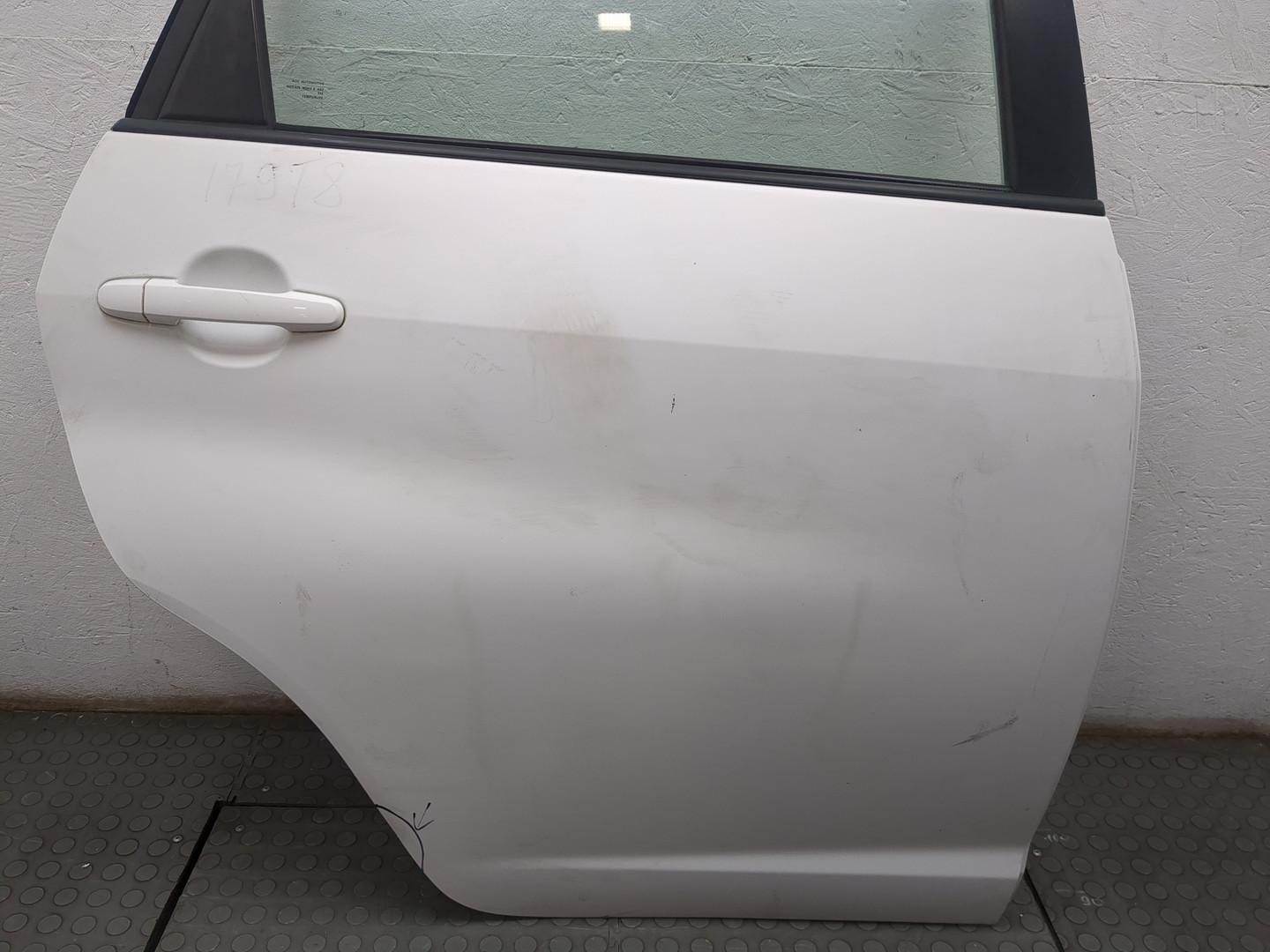 Дверь задняя правая