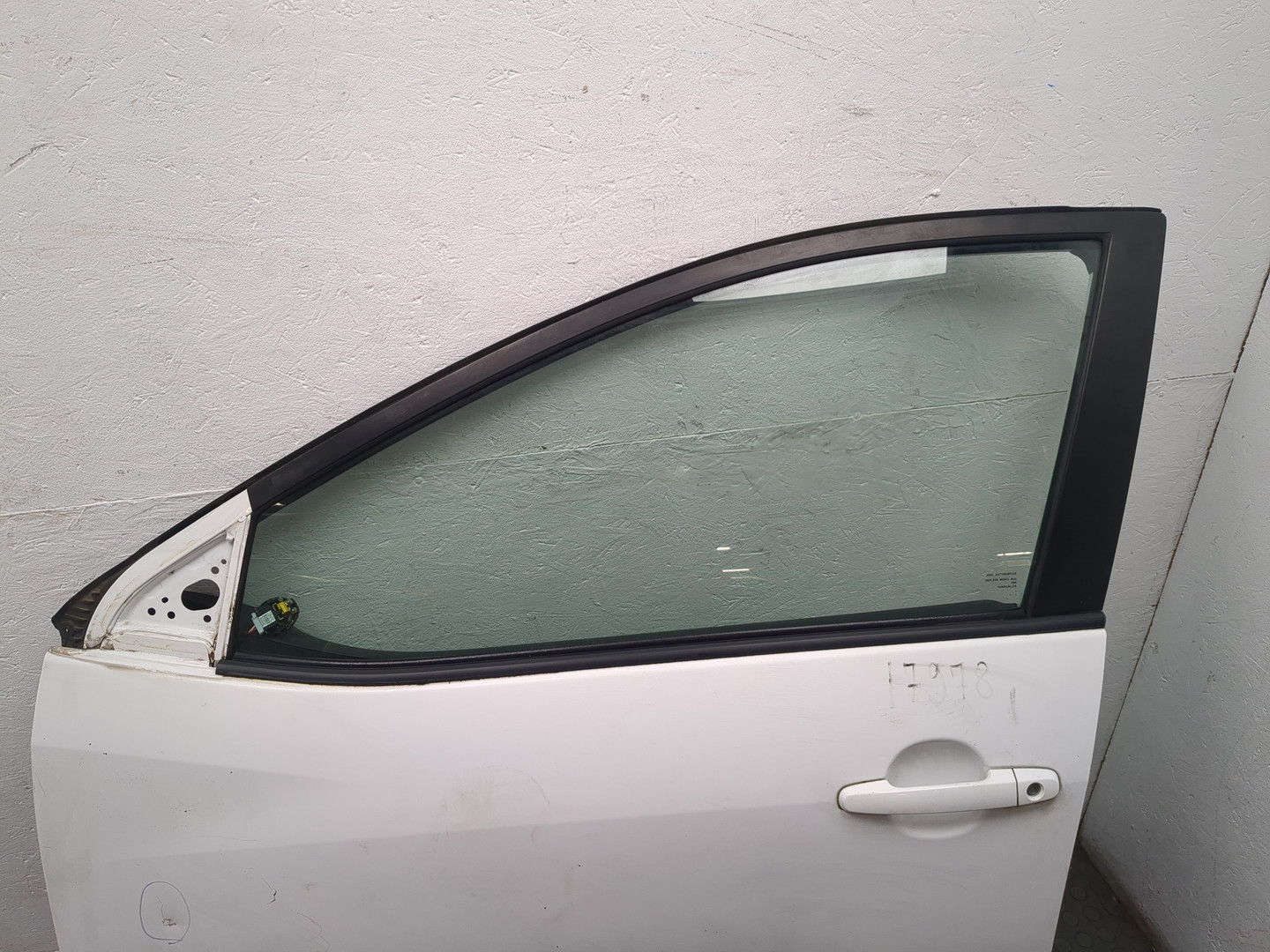 Дверь передняя левая