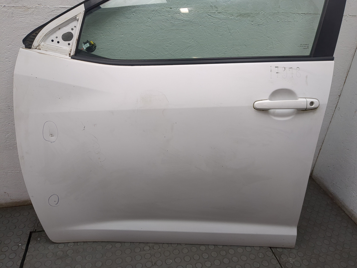 Дверь передняя левая