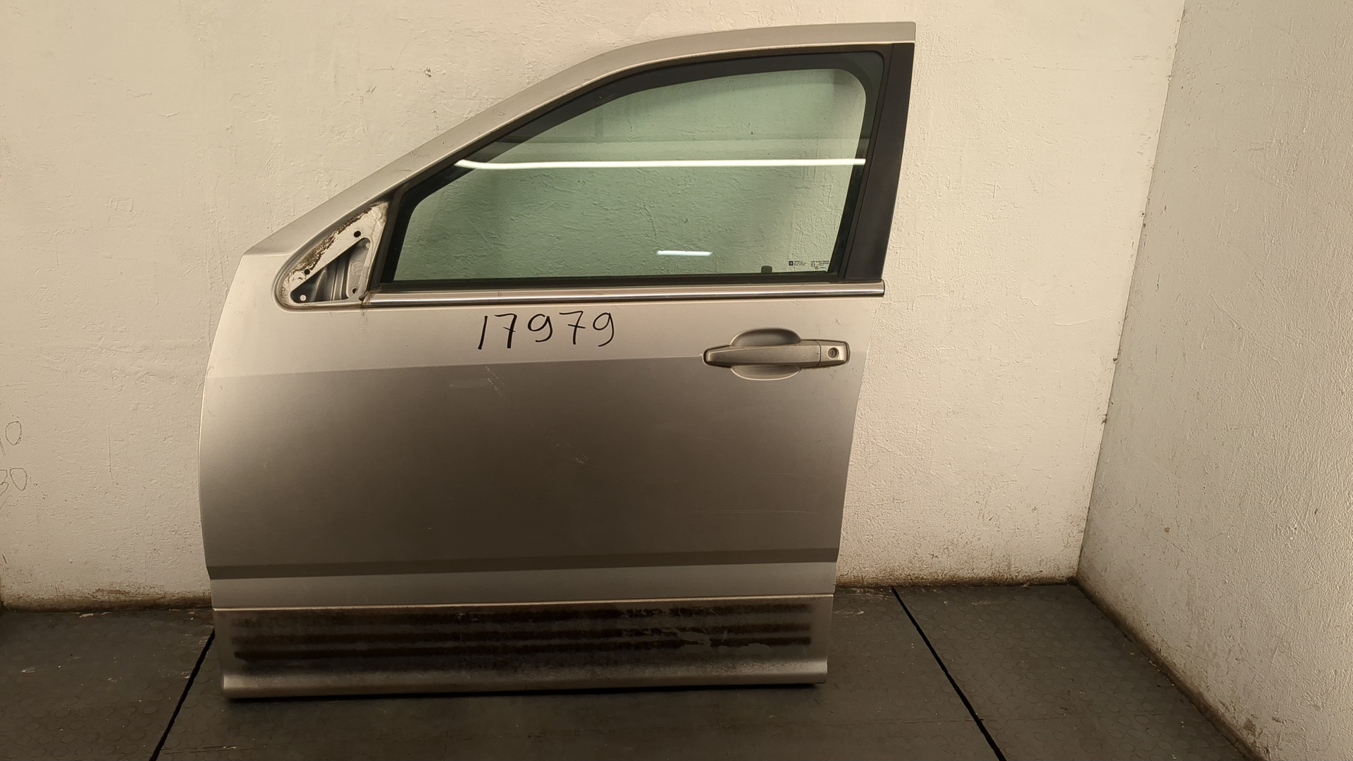 Дверь передняя левая