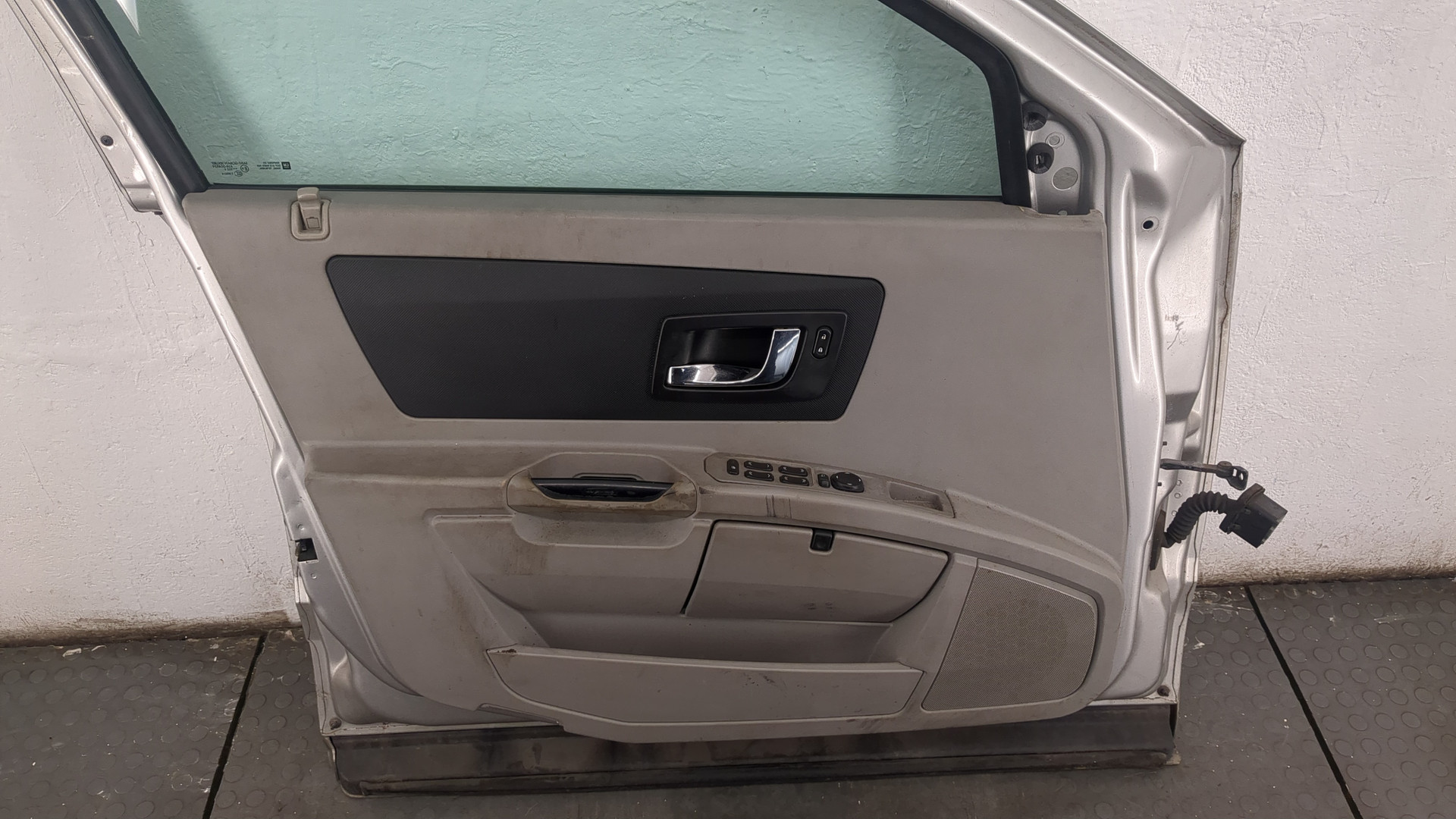 Дверь передняя левая