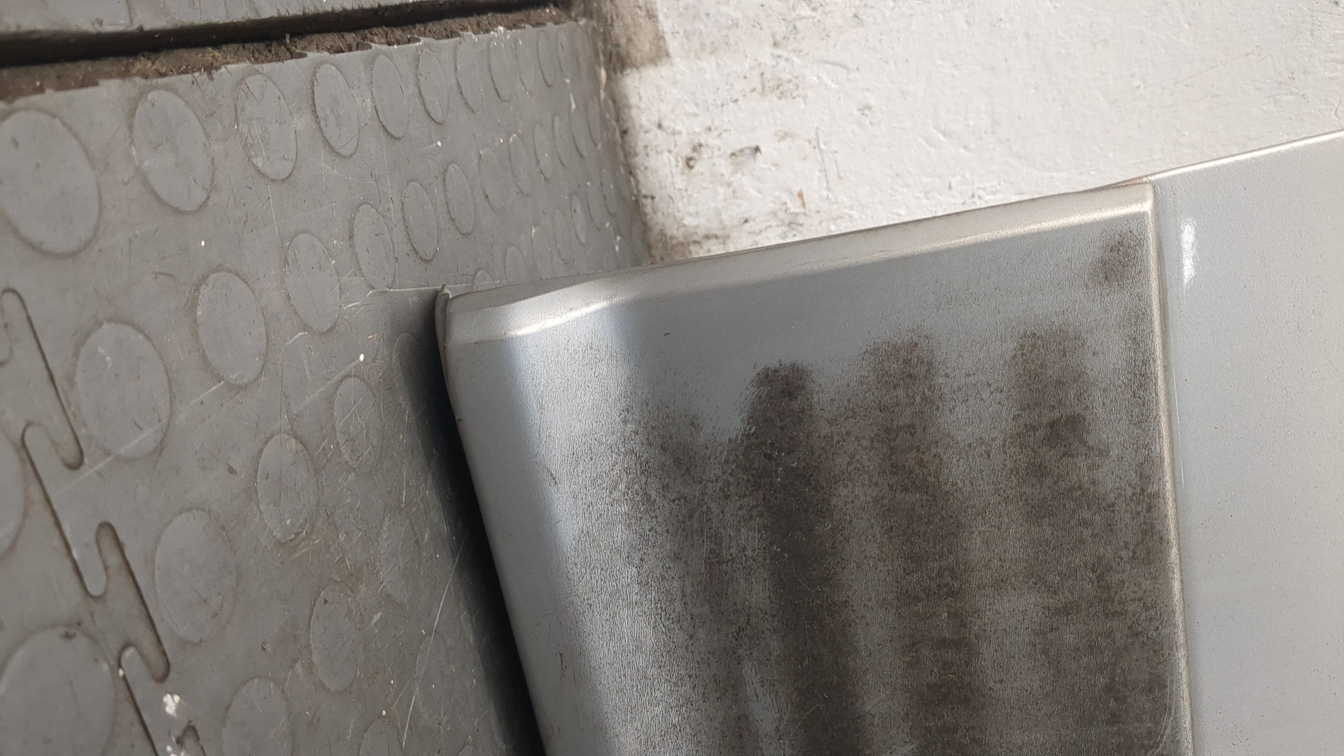 Дверь передняя левая