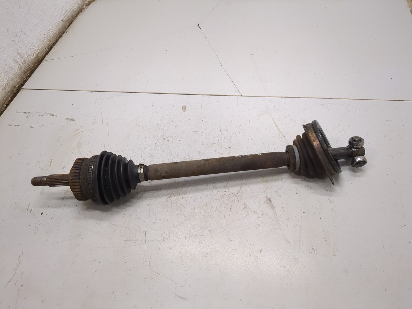 Полуось передняя левая