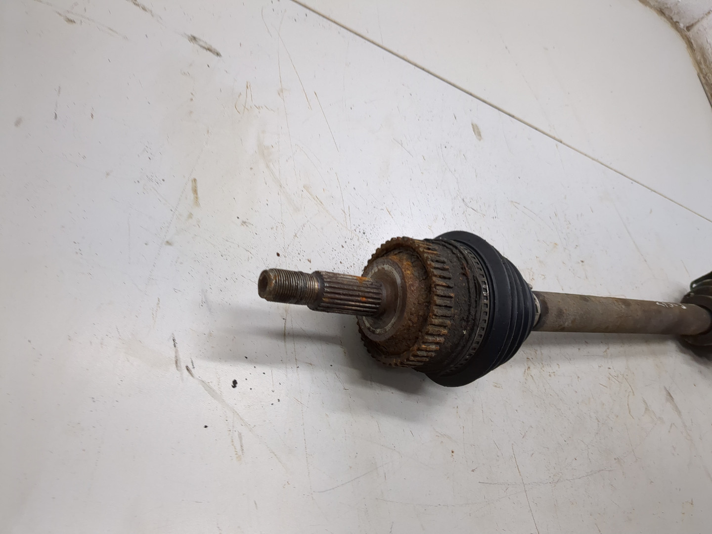 Полуось передняя левая