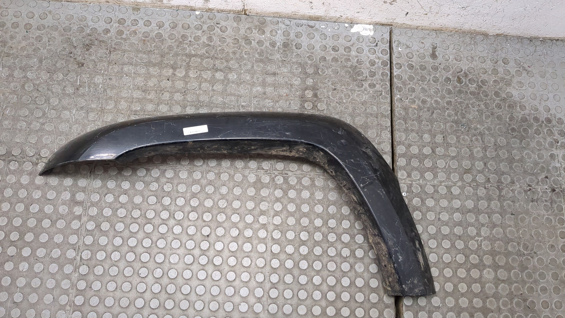 Накладка переднего крыла левого