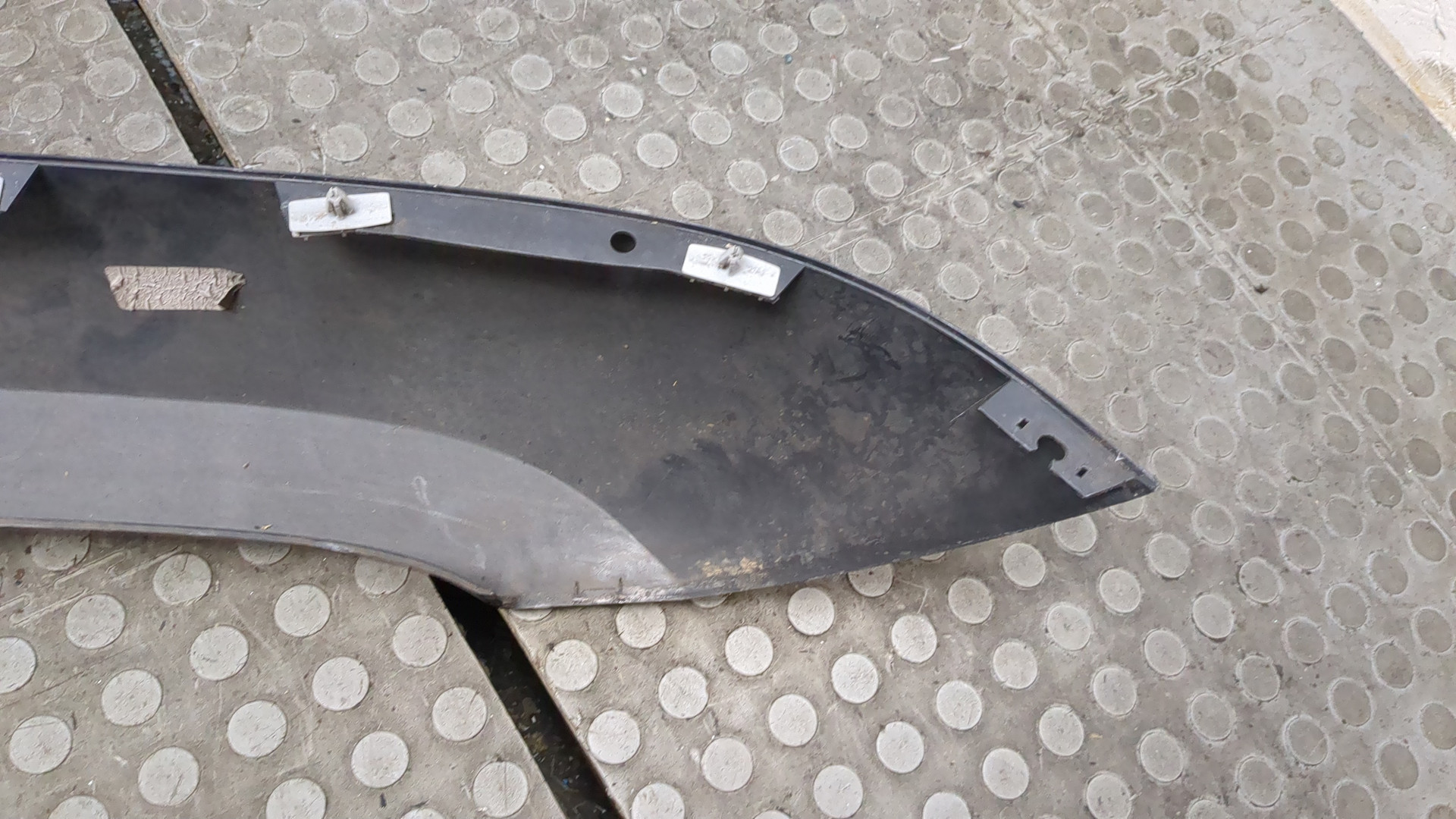 Накладка переднего крыла левого