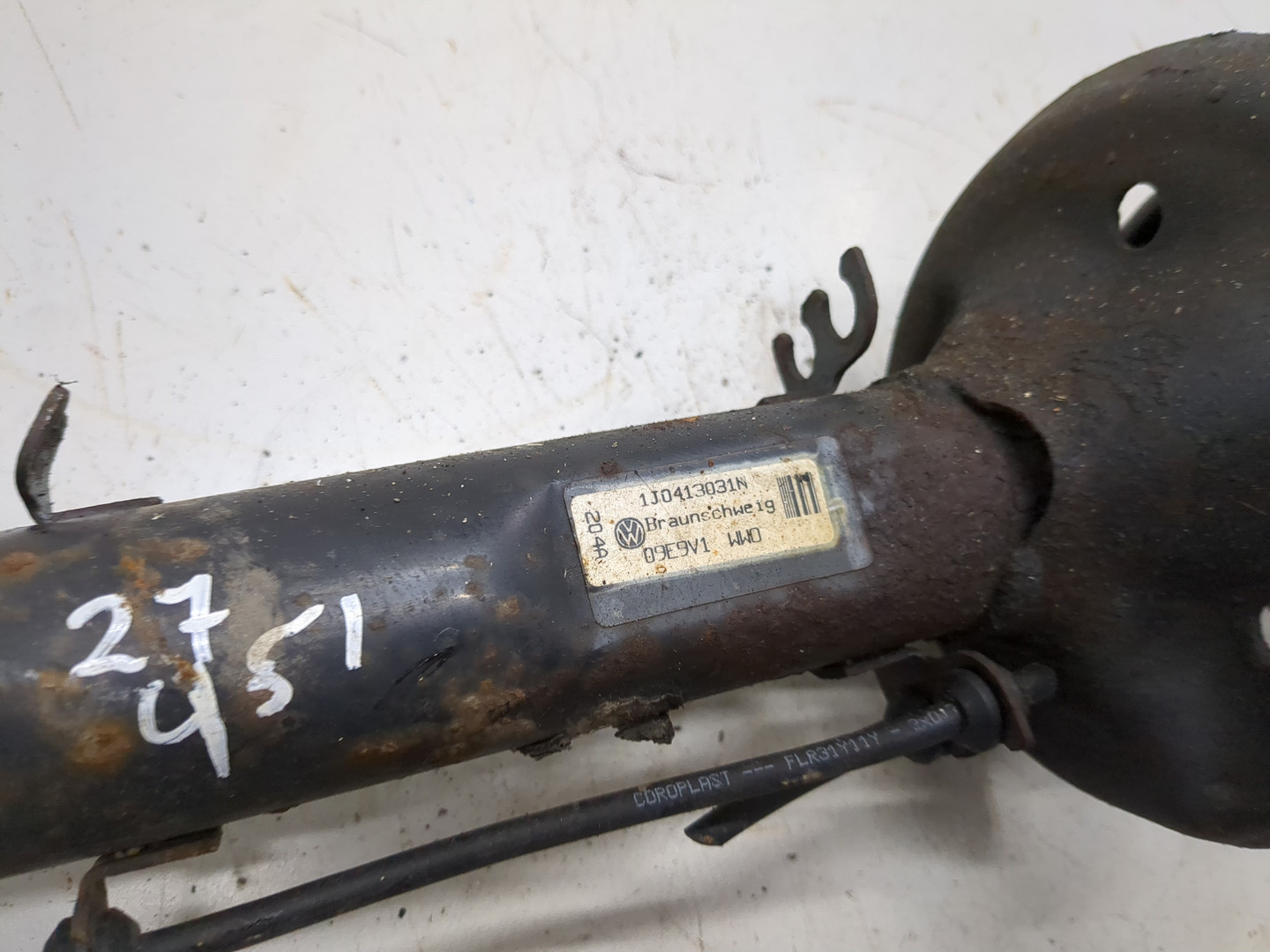 Амортизатор передний