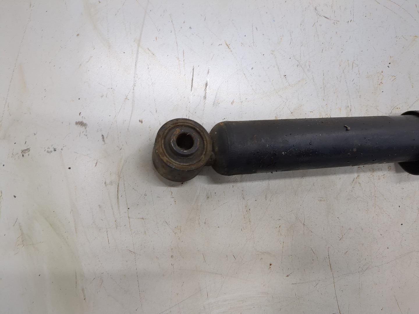 Амортизатор задний (стойка)