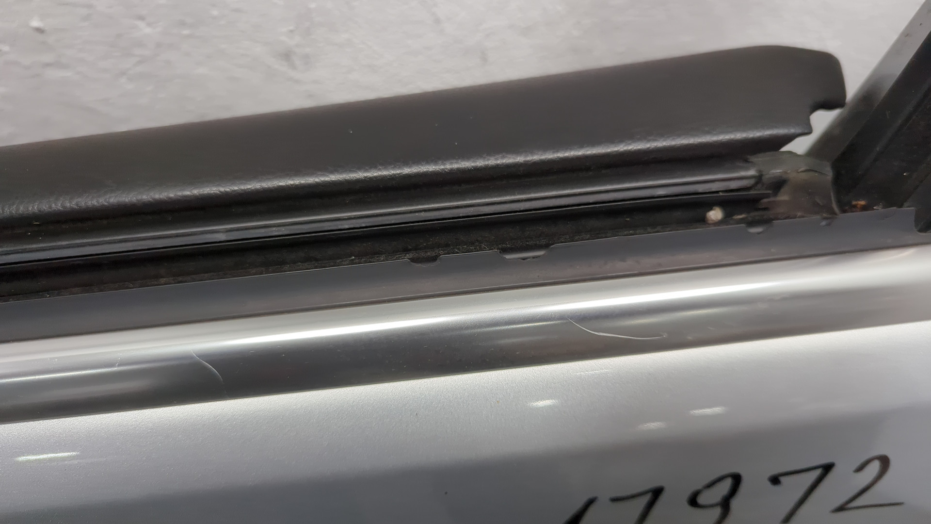 Дверь передняя левая