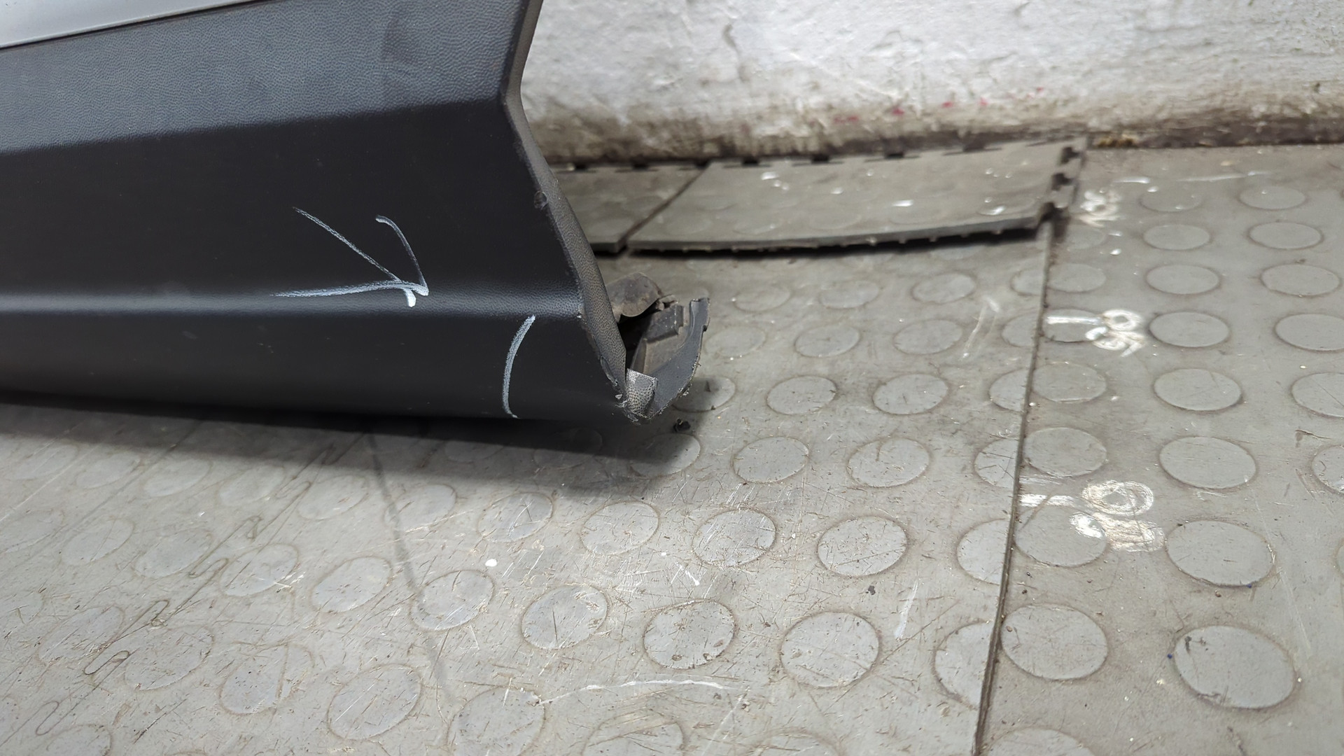 Дверь передняя левая