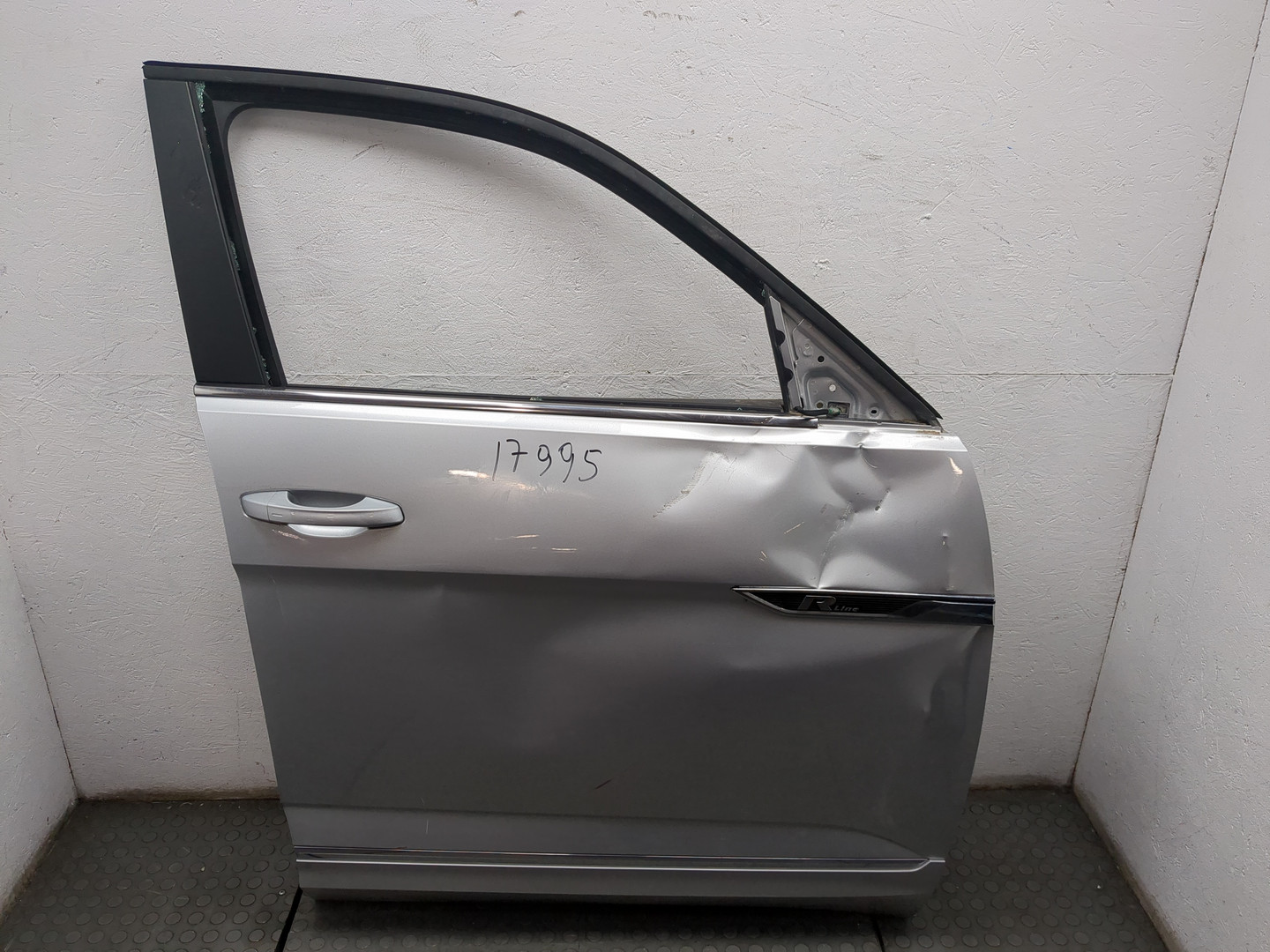 Дверь передняя правая