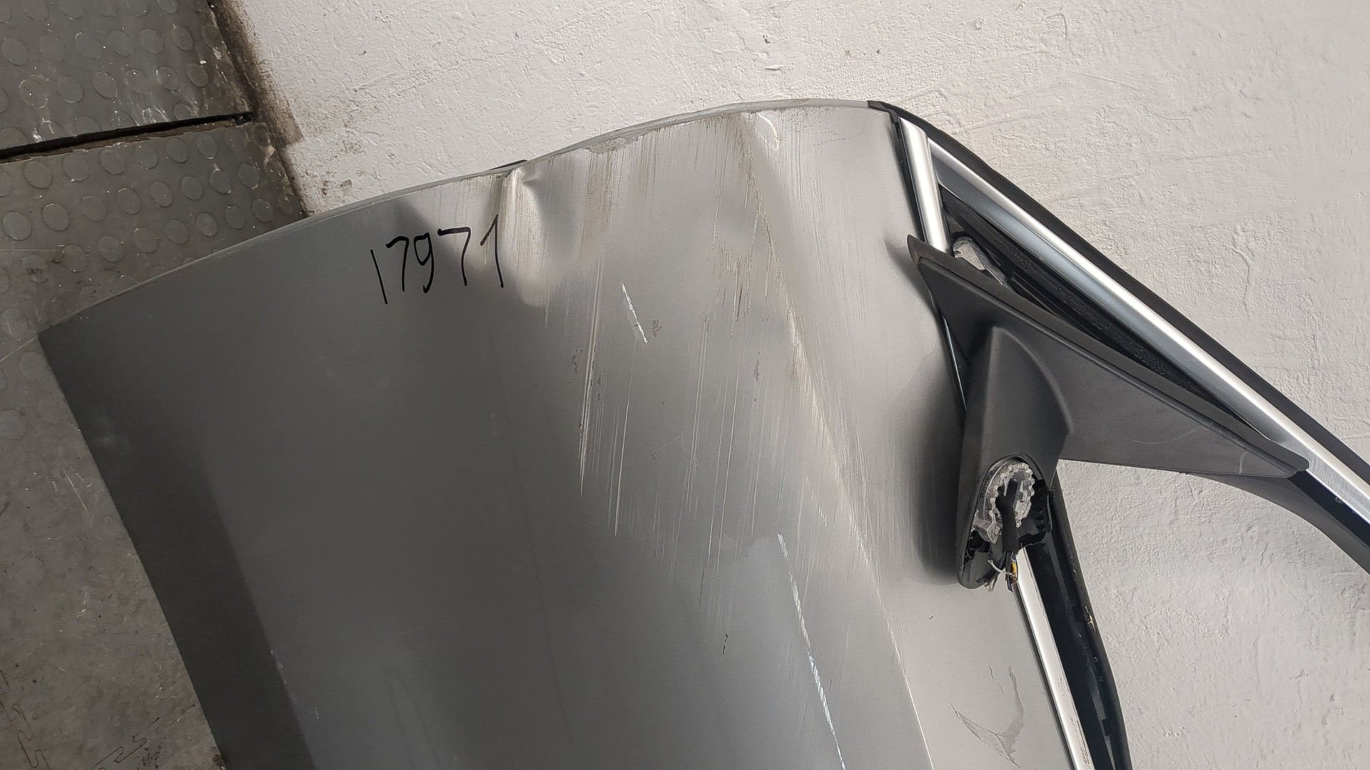 Дверь передняя левая