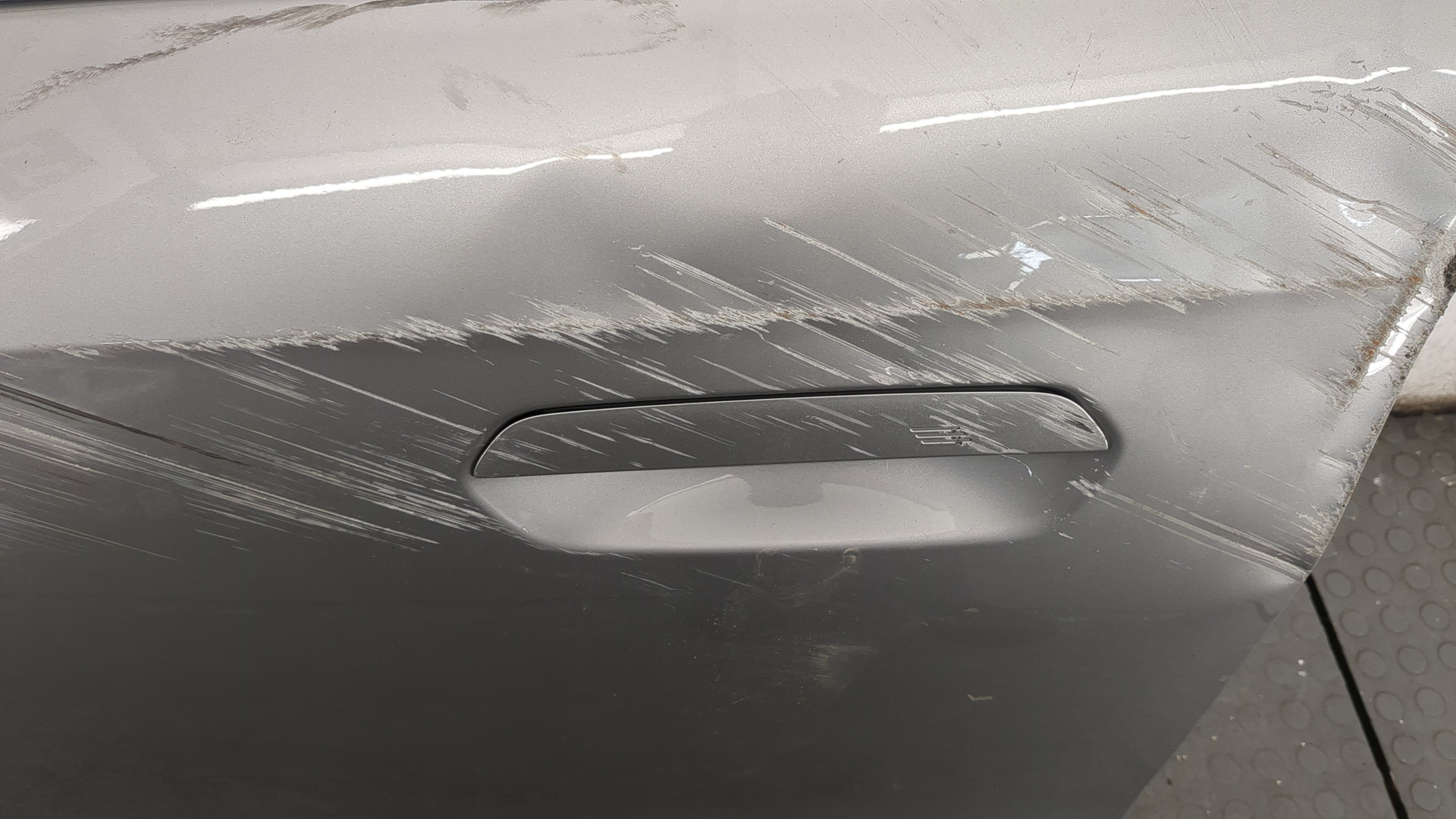 Дверь передняя левая