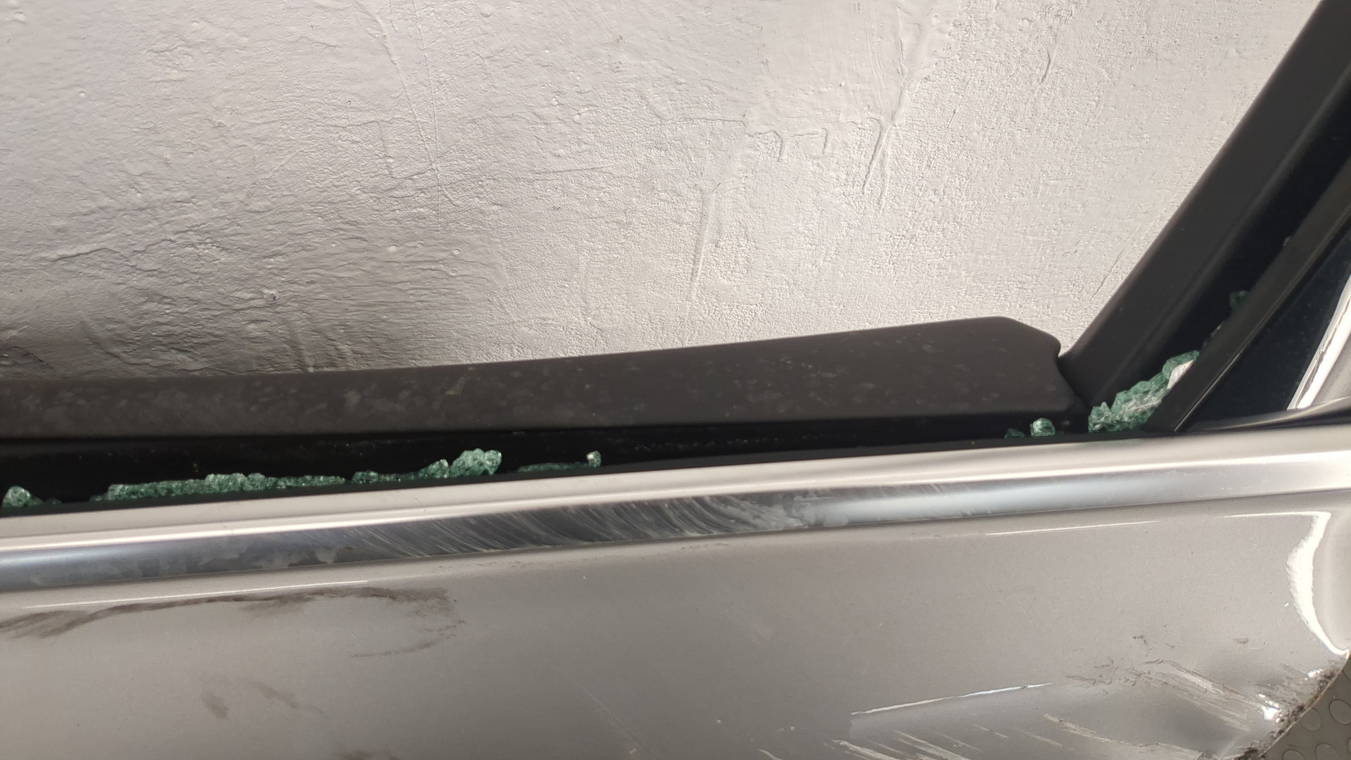 Дверь передняя левая