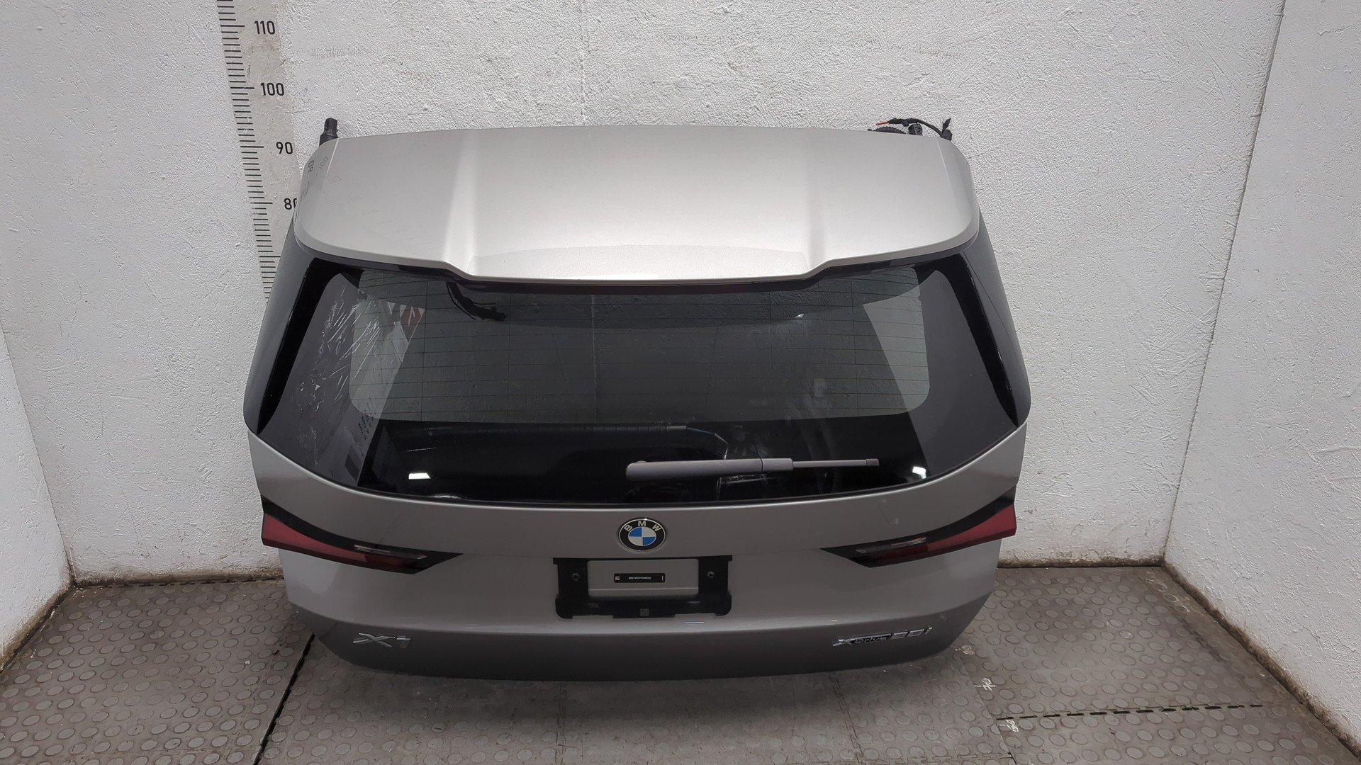 Дверь багажника