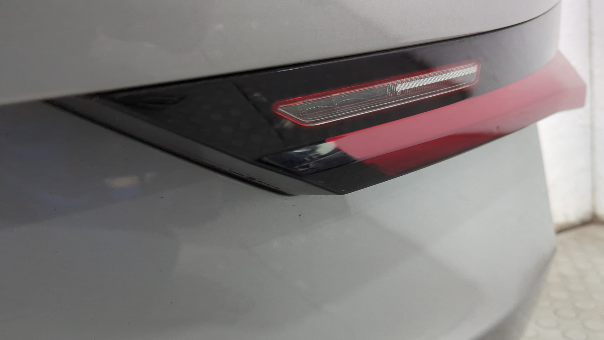 Дверь багажника