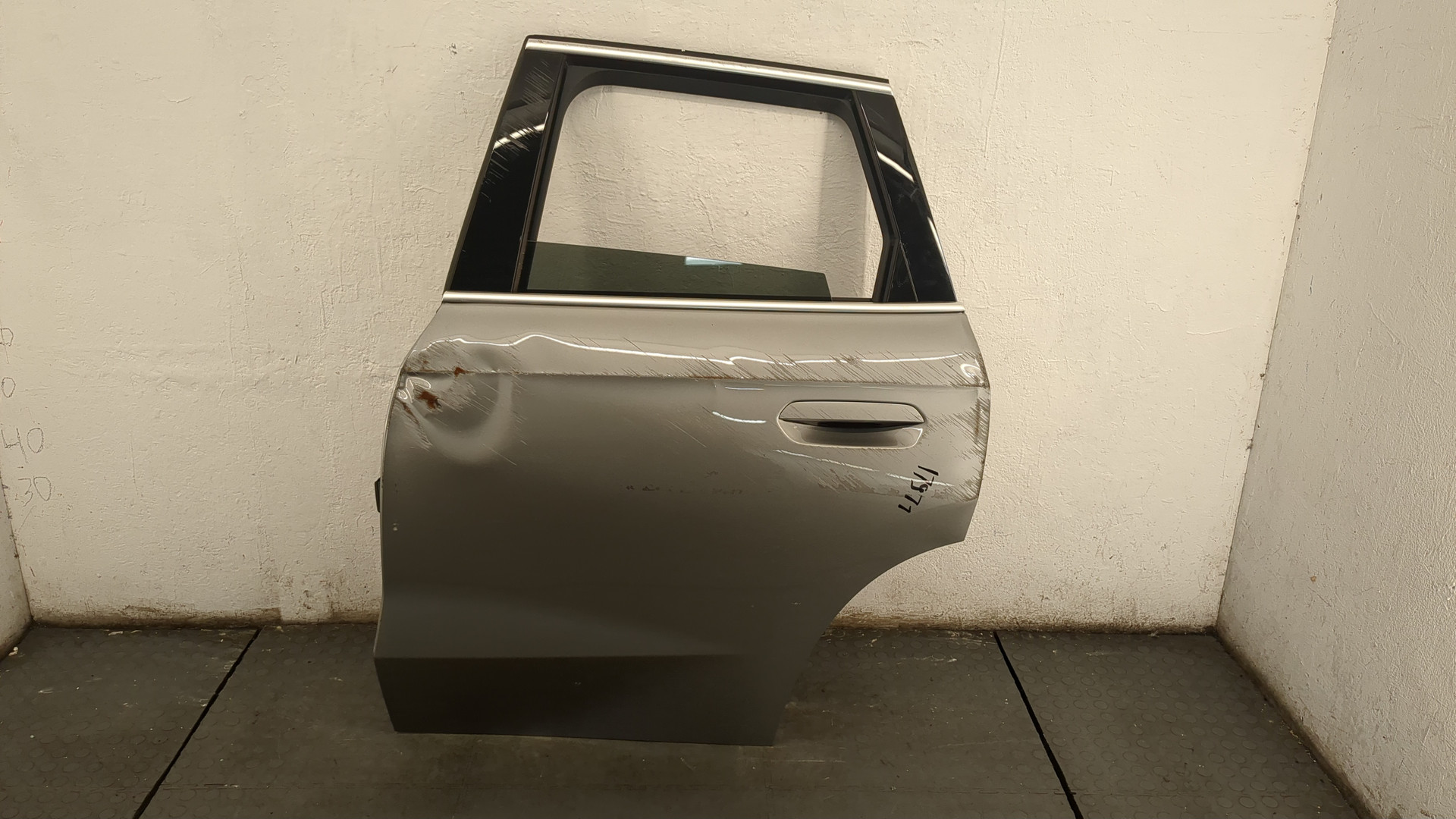 Дверь задняя левая