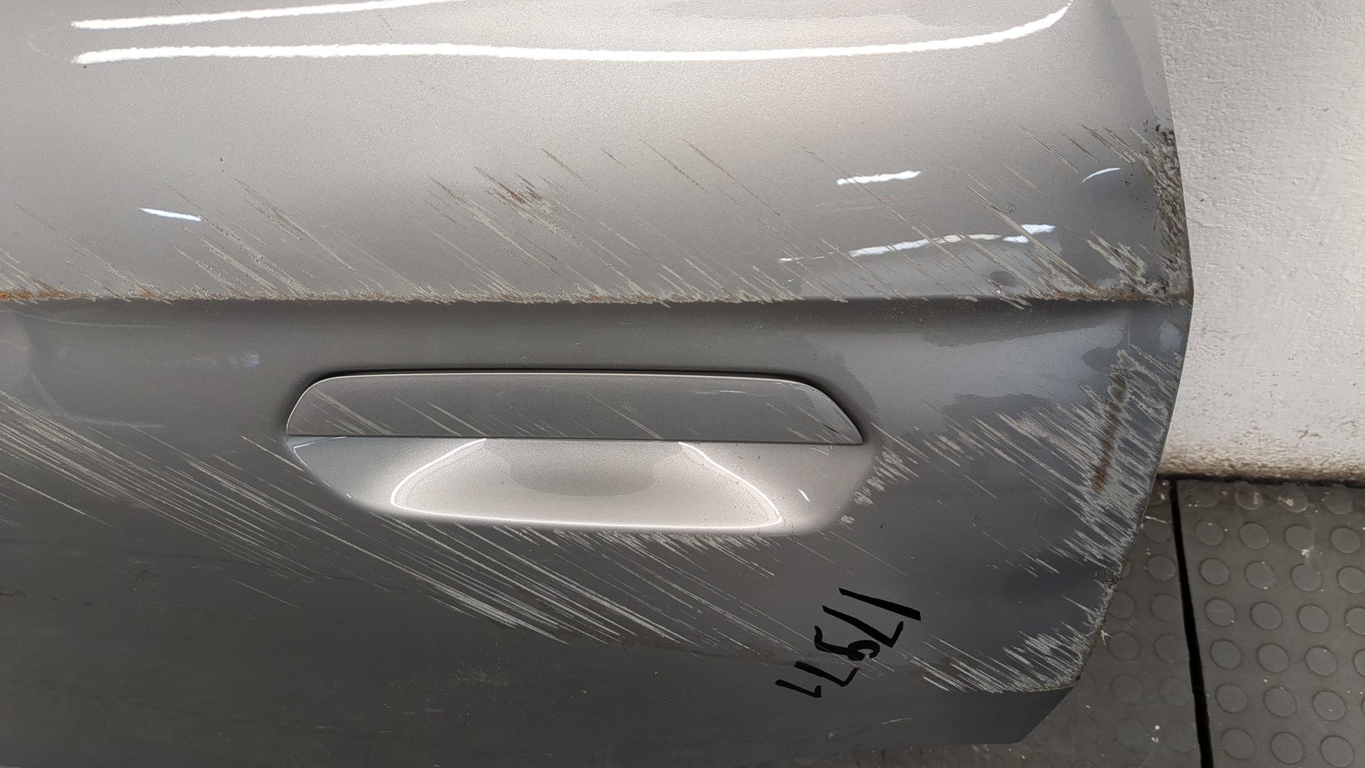 Дверь задняя левая