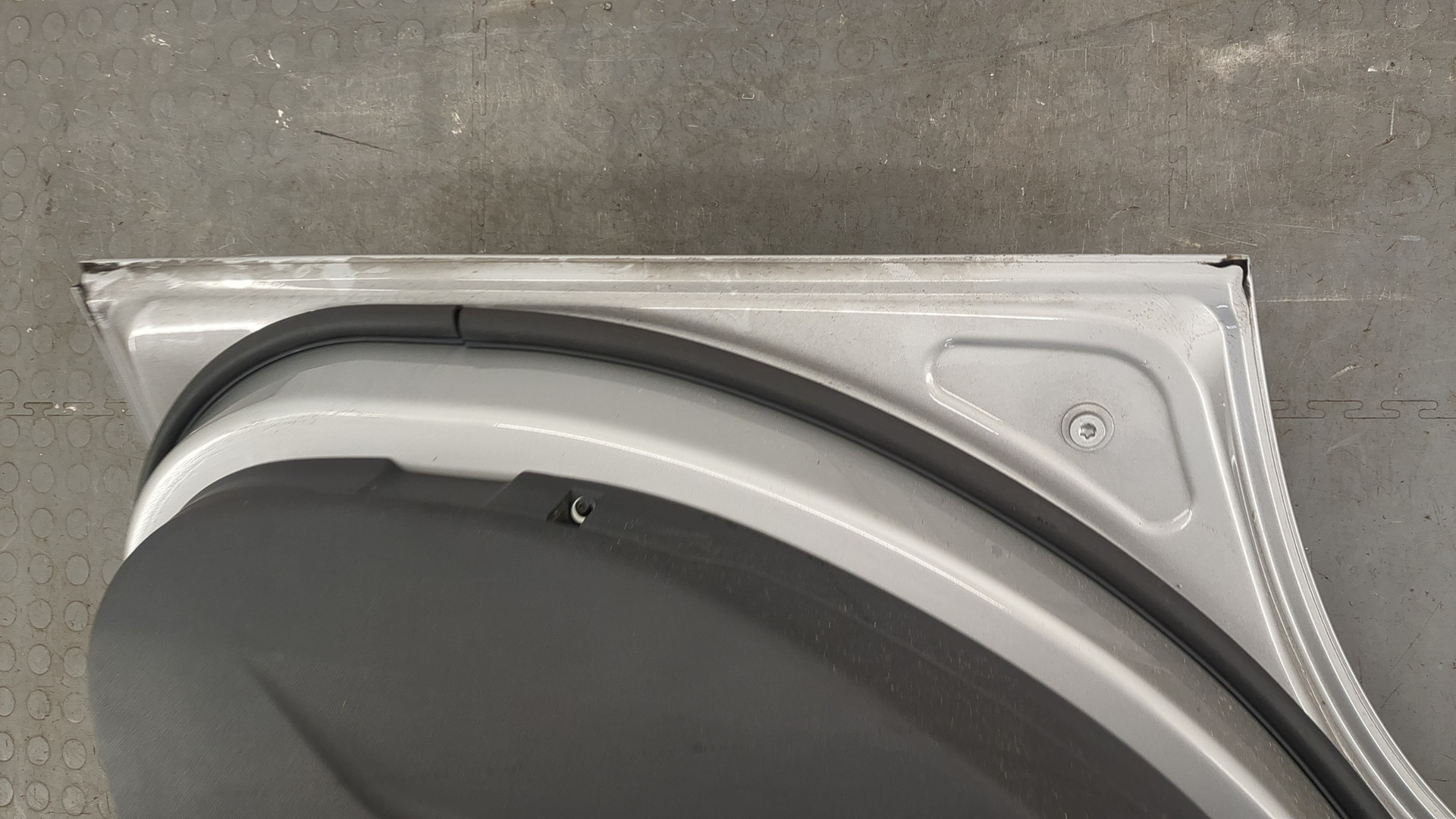 Дверь задняя левая