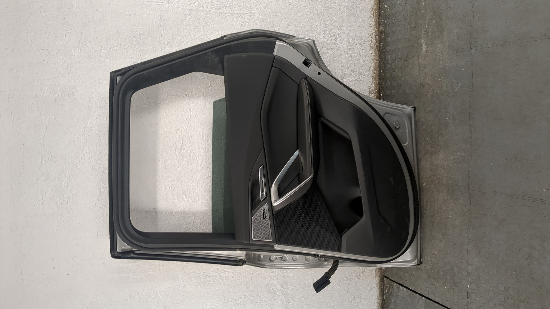 Дверь задняя правая