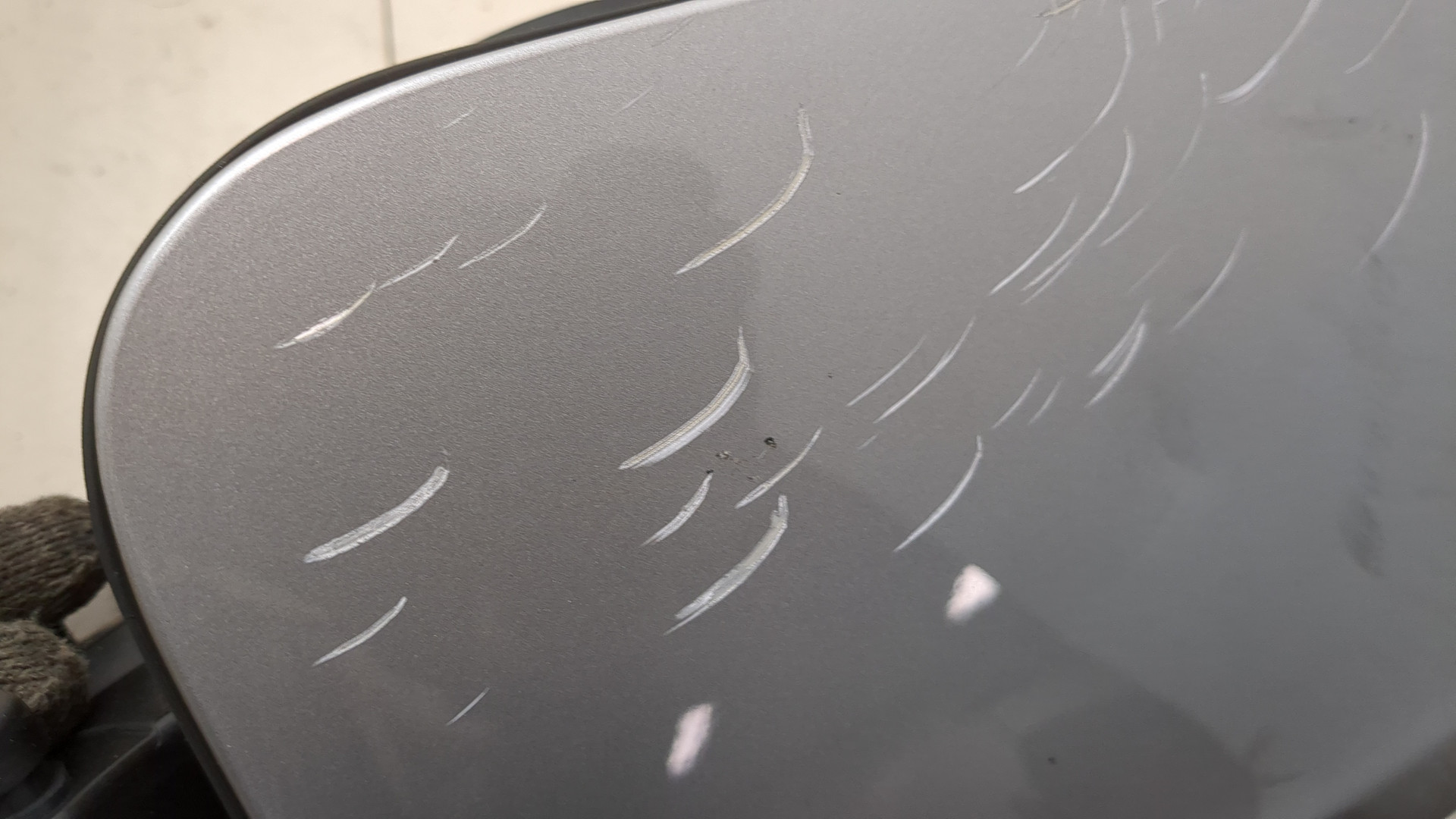 Лючок бензобака