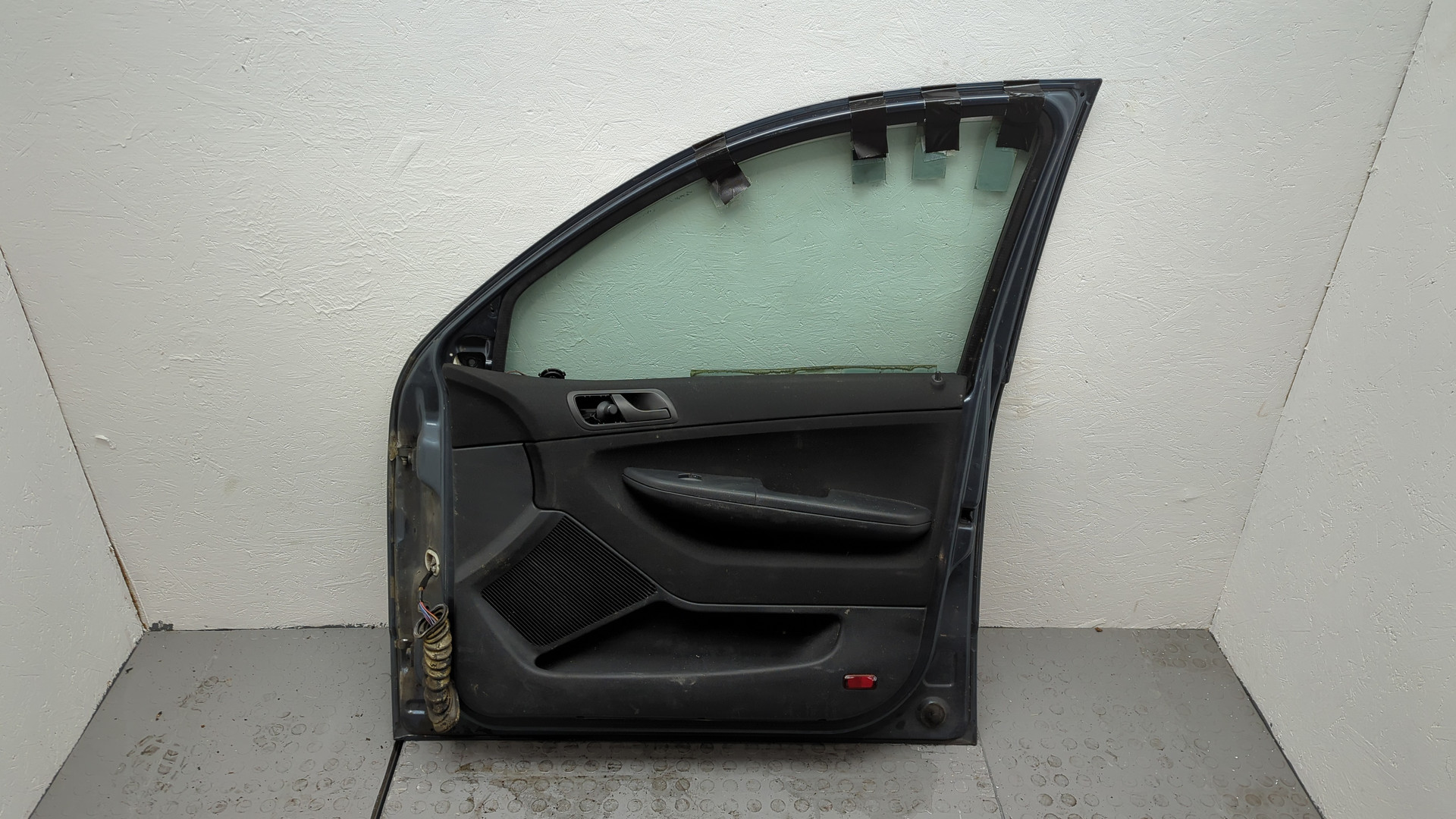 Дверь передняя правая